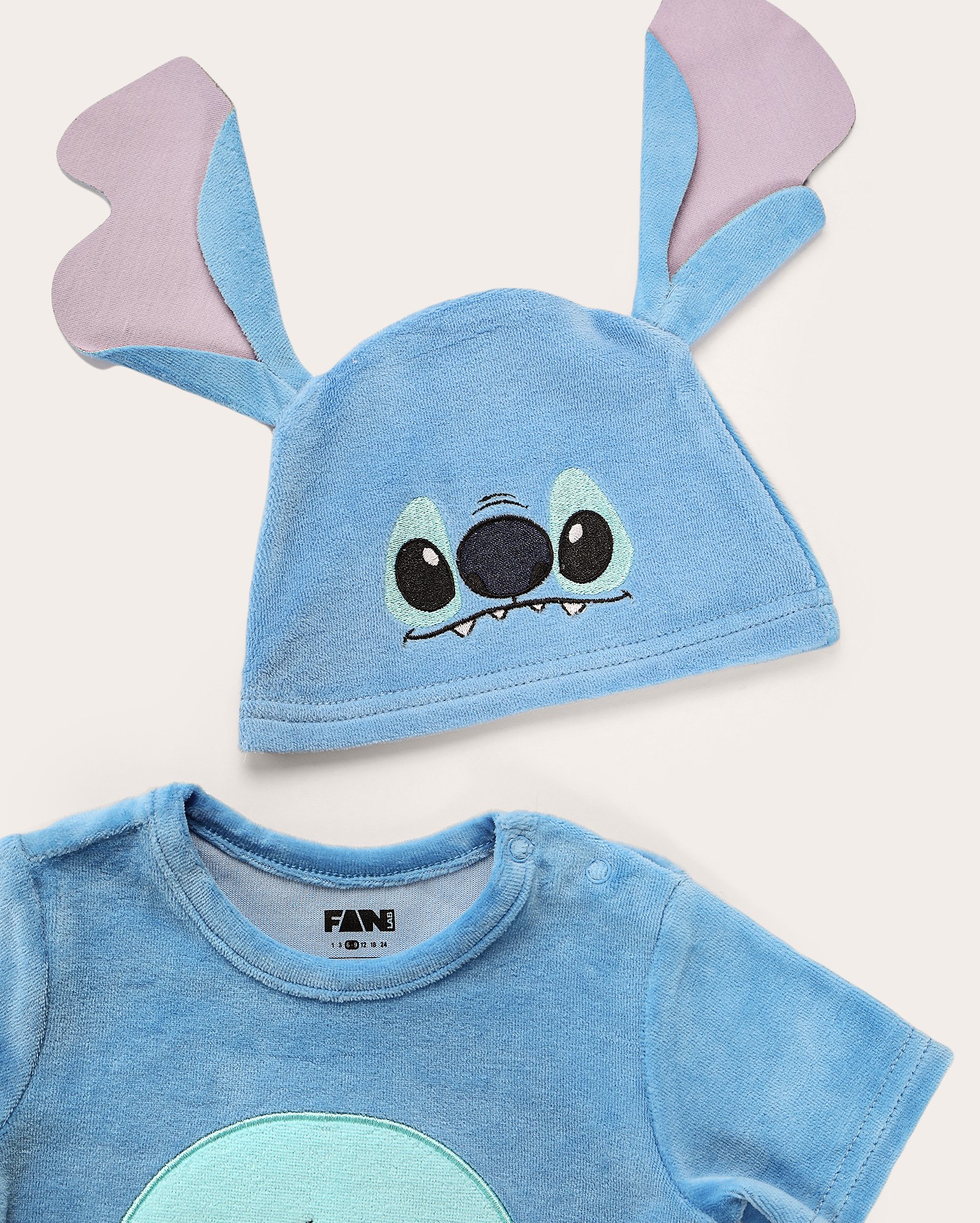 Macaquinho bebê fleece Disney Stitch com bordado azul | FANLAB