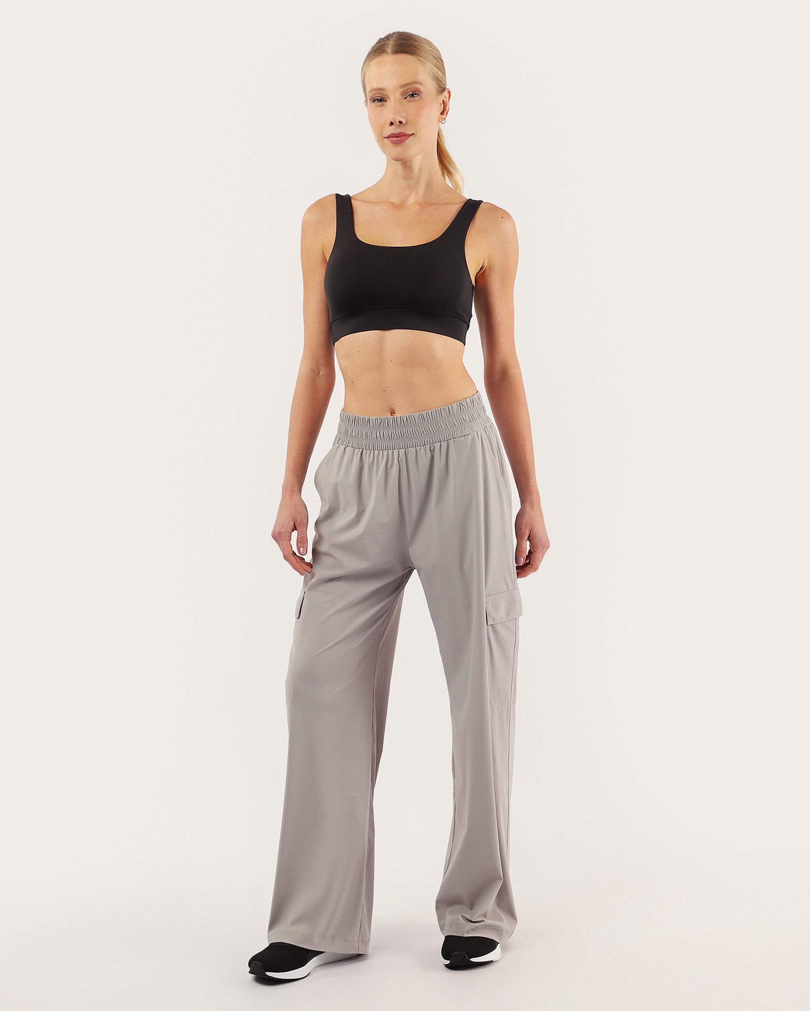 Calça esportiva feminina com poliamida cargo - Cinza Claro | Body Work