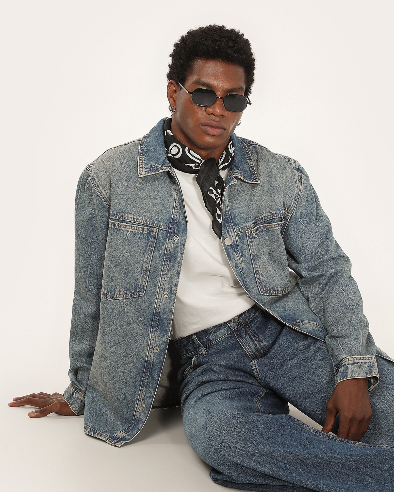 Jaqueta jeans masculina estonada com bolsos denim médio | Pool Jeans