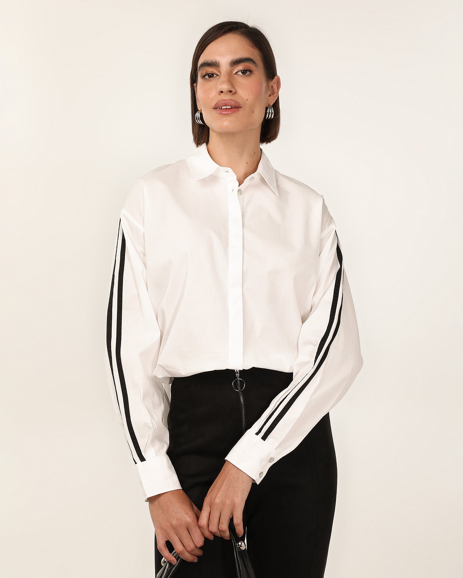 Camisa feminina manga longa de algodão listras laterais branca | AK by Riachuelo
