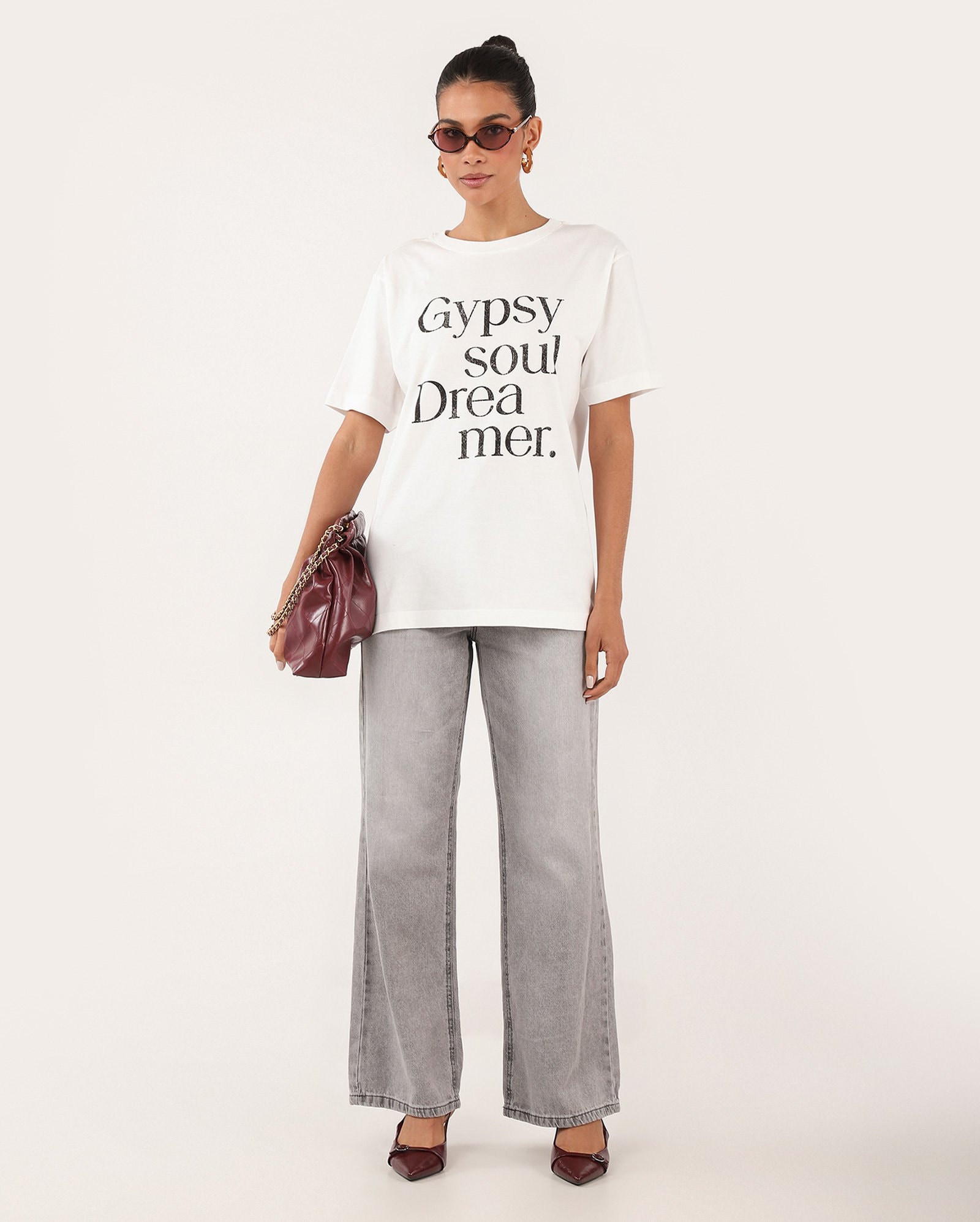 Camiseta feminina oversized lettering branca — foto 2