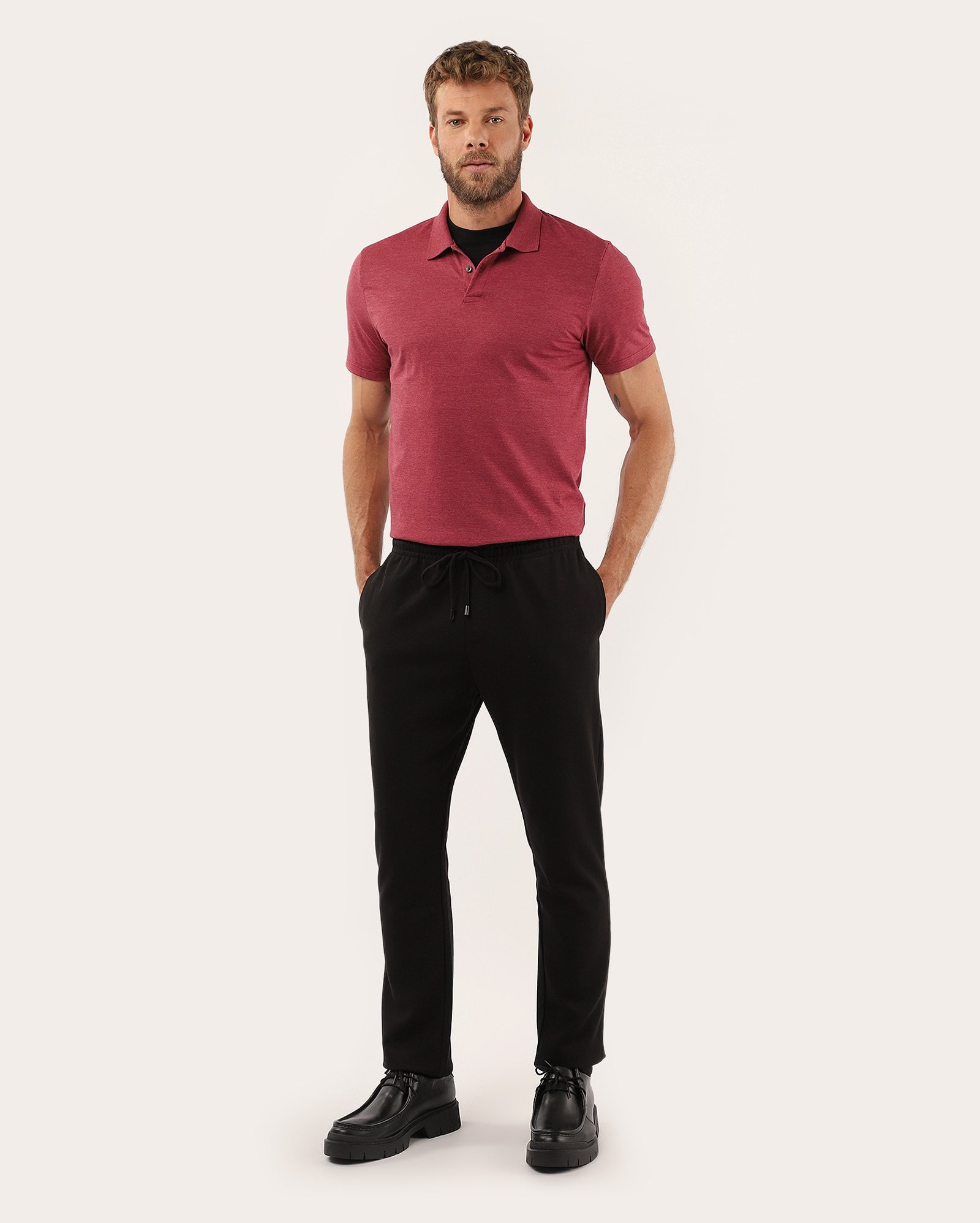 Calça masculina regular com cordão preta