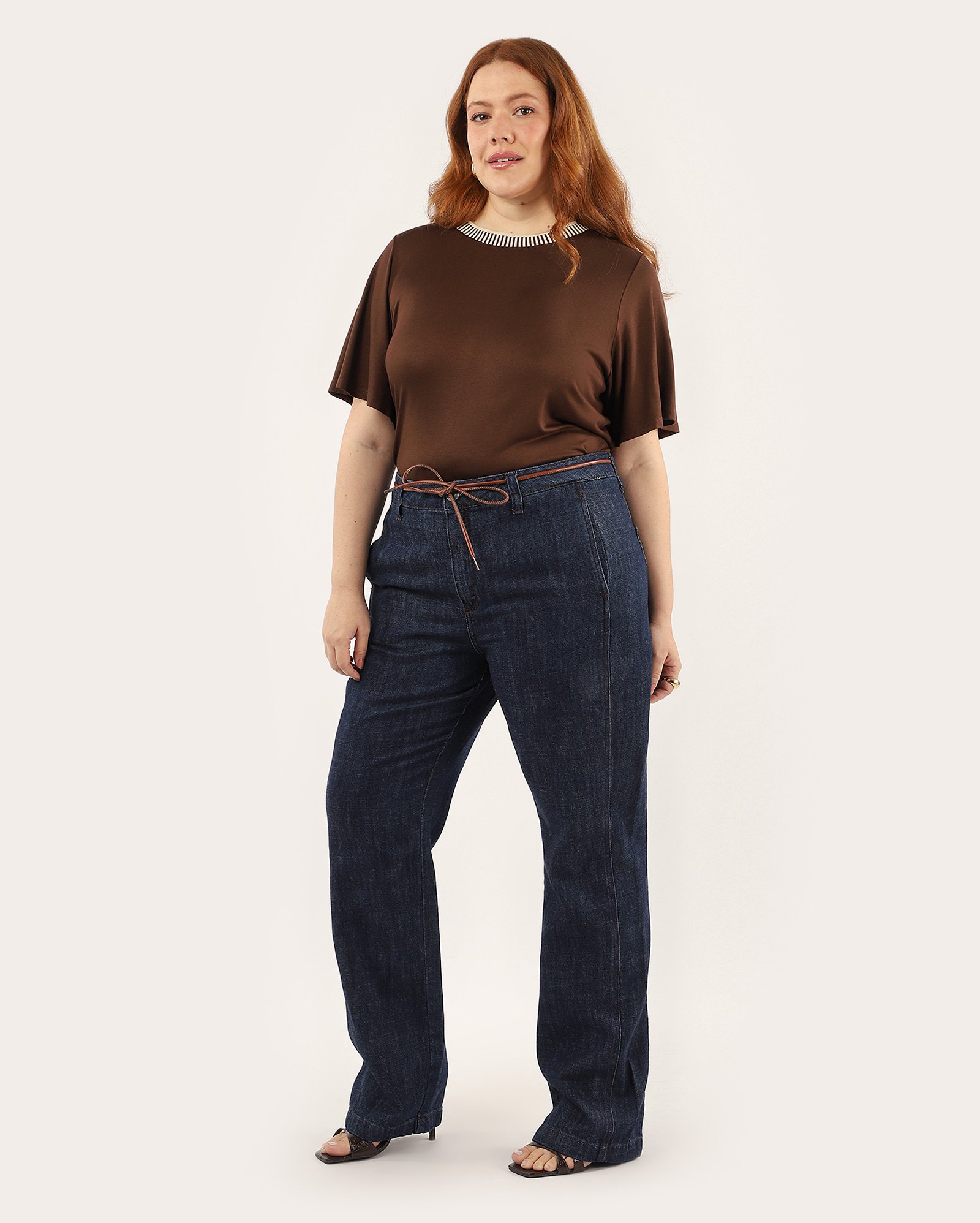 Calça jeans plus size feminino reta com amarração denim escuro | Pool Jeans