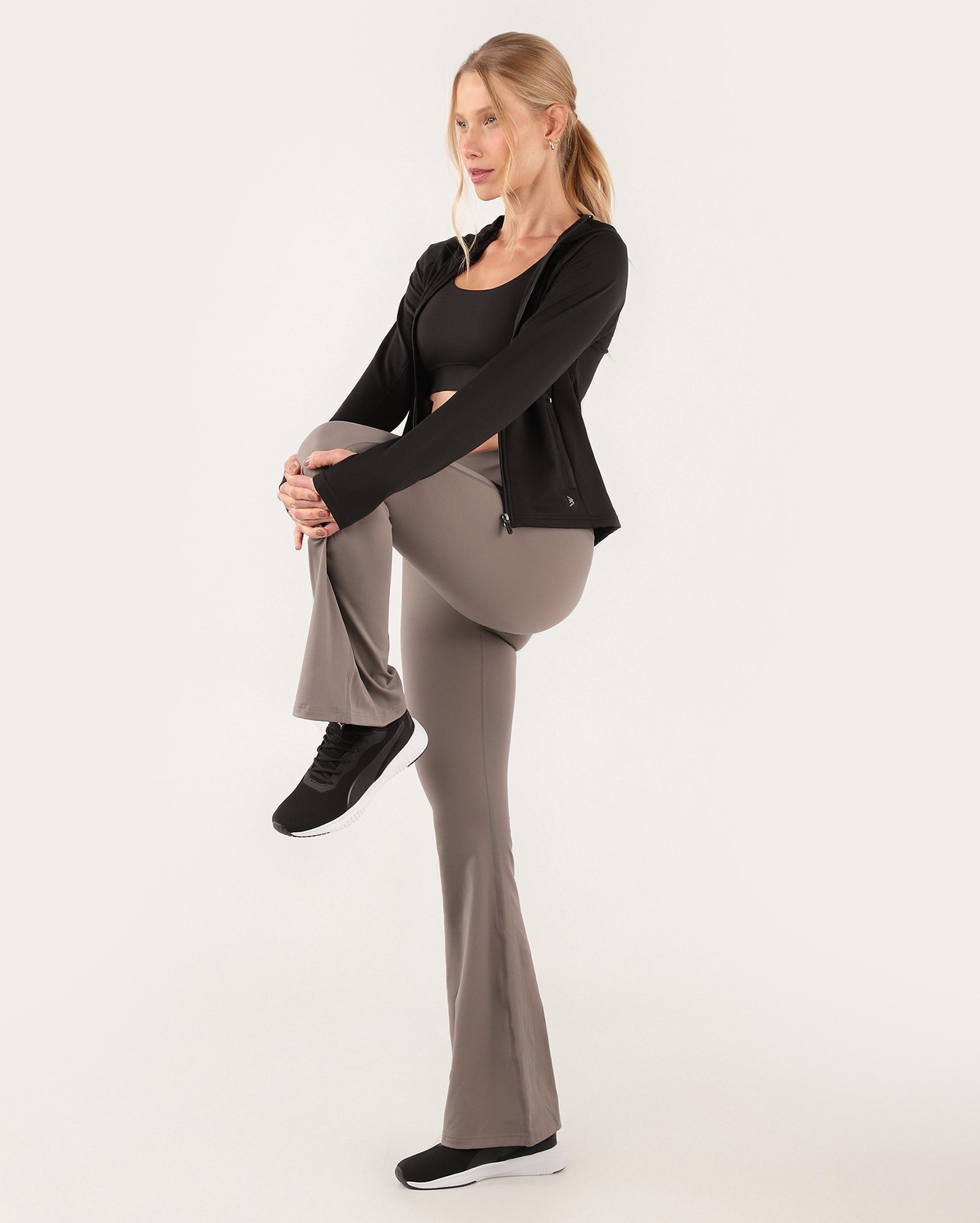 Calça feminina flare de treino superfit - Cinza | Body Work