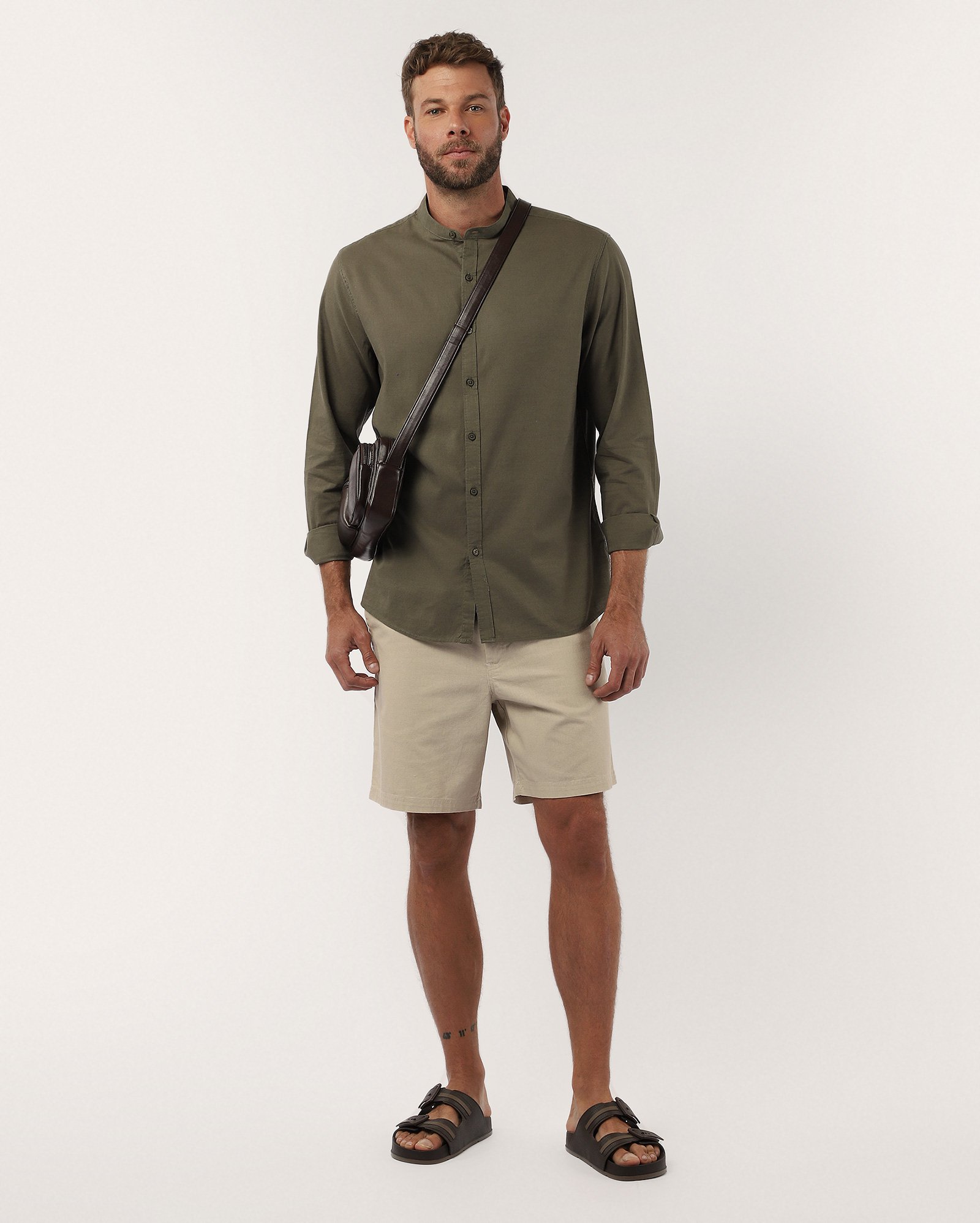 Camisa masculina com linho gola padre - Verde Escuro