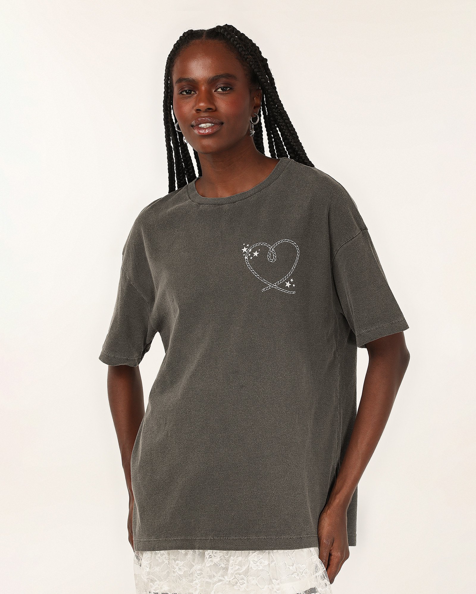 Camiseta feminina oversized wild estonada cinza | Pool — foto 4