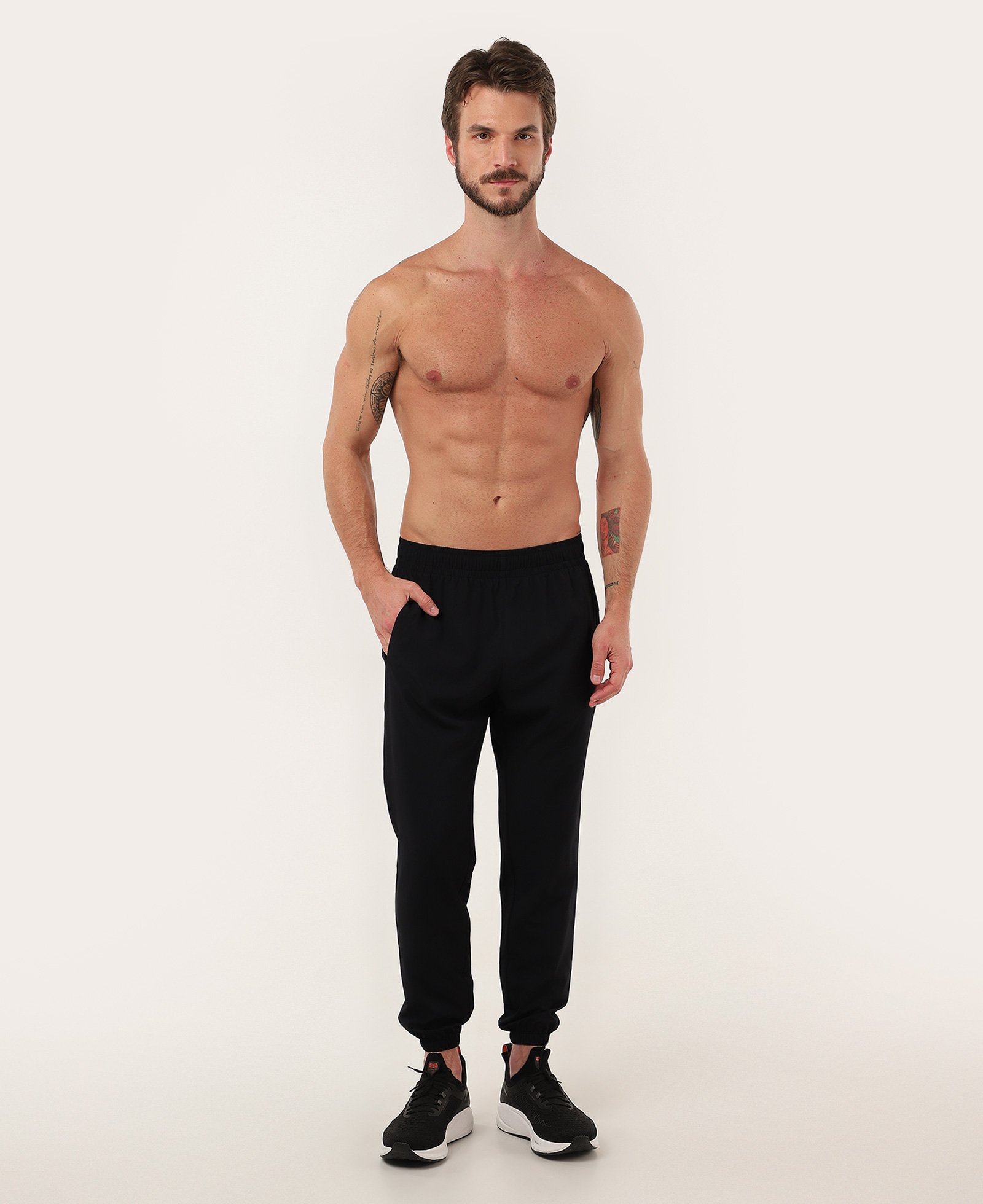 Calça esportiva masculina jogger com bolsos preta | BodyWork by Riachuelo