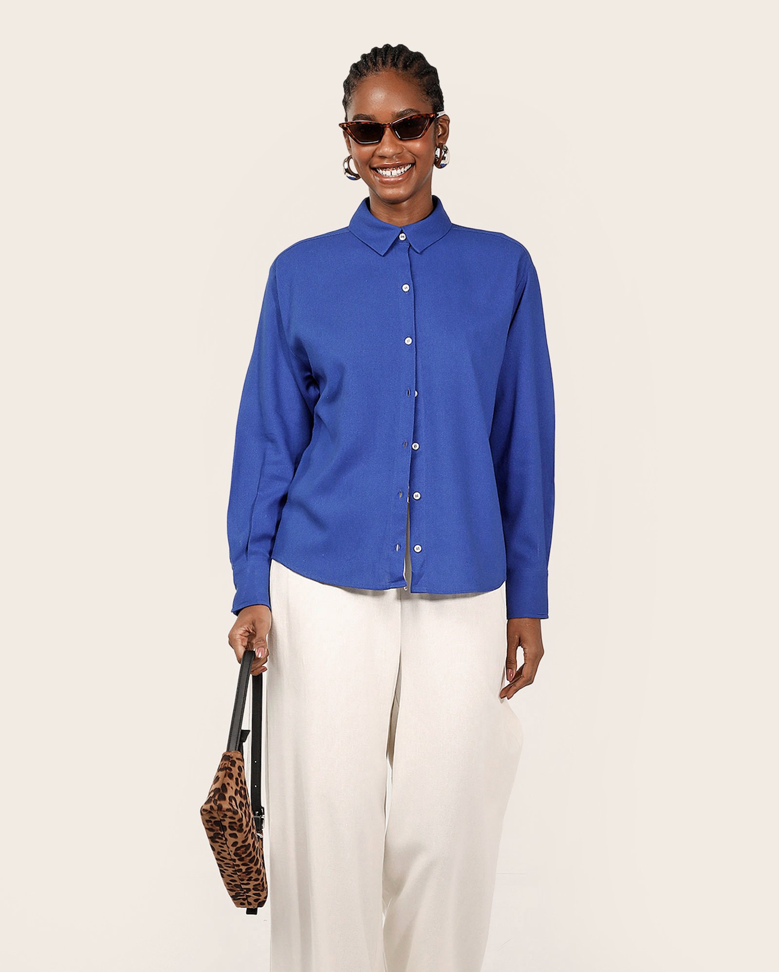 Camisa feminina alongada em viscolinho - Azul | Pool