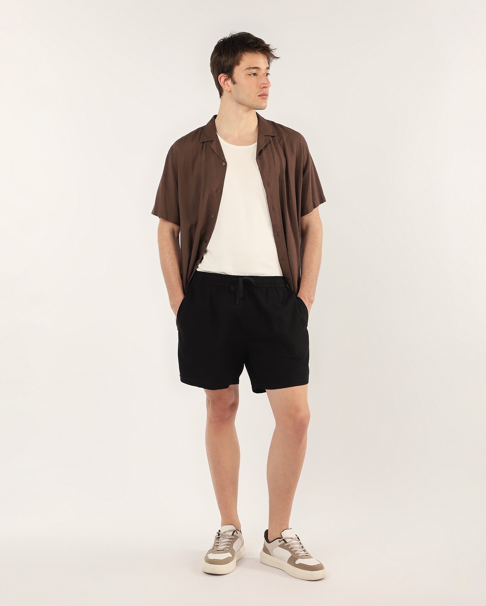 Bermuda de moletom masculina com cordão - preta