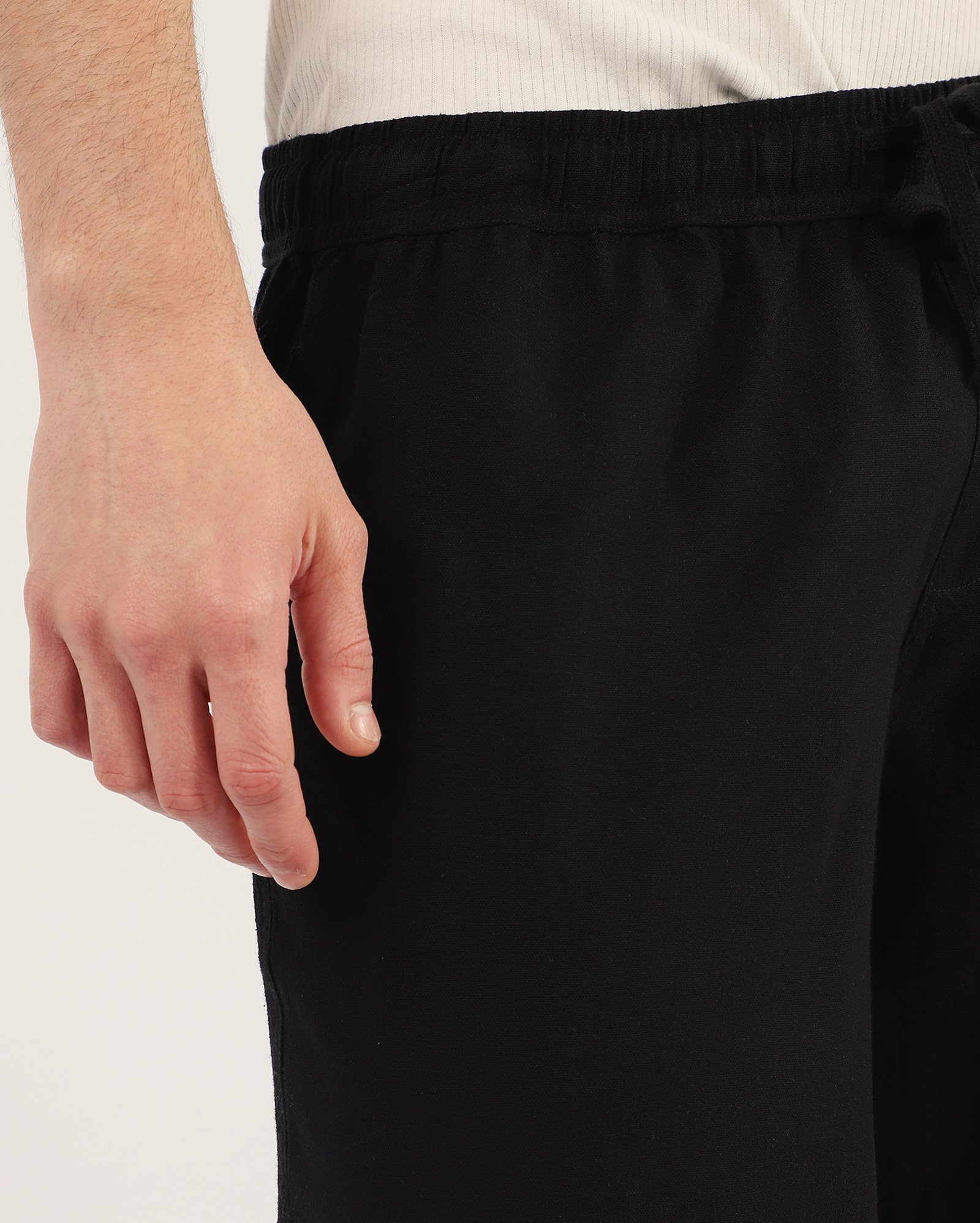 Bermuda de moletom masculina com cordão - preta