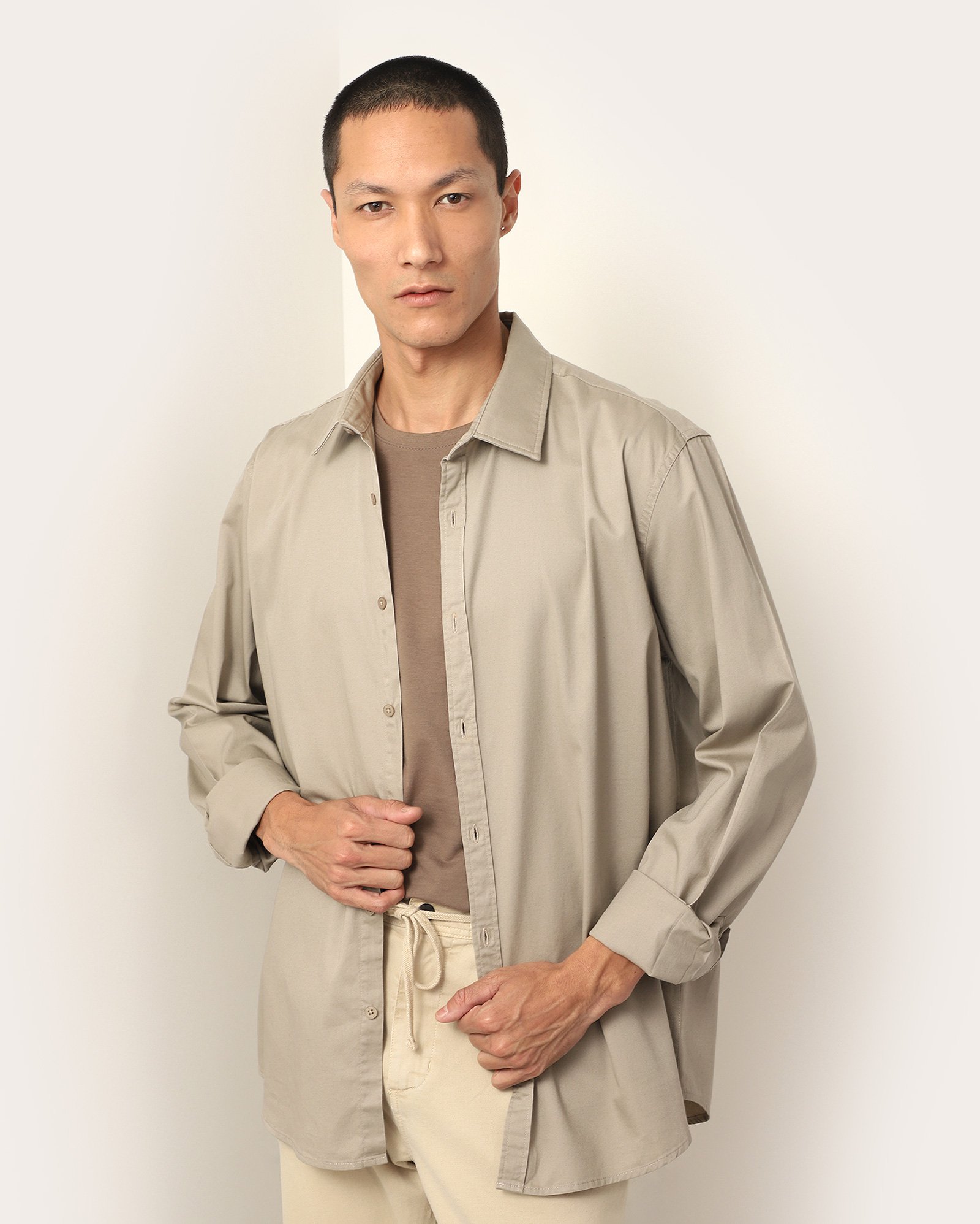 Camisa social masculina regular lisa - Bege