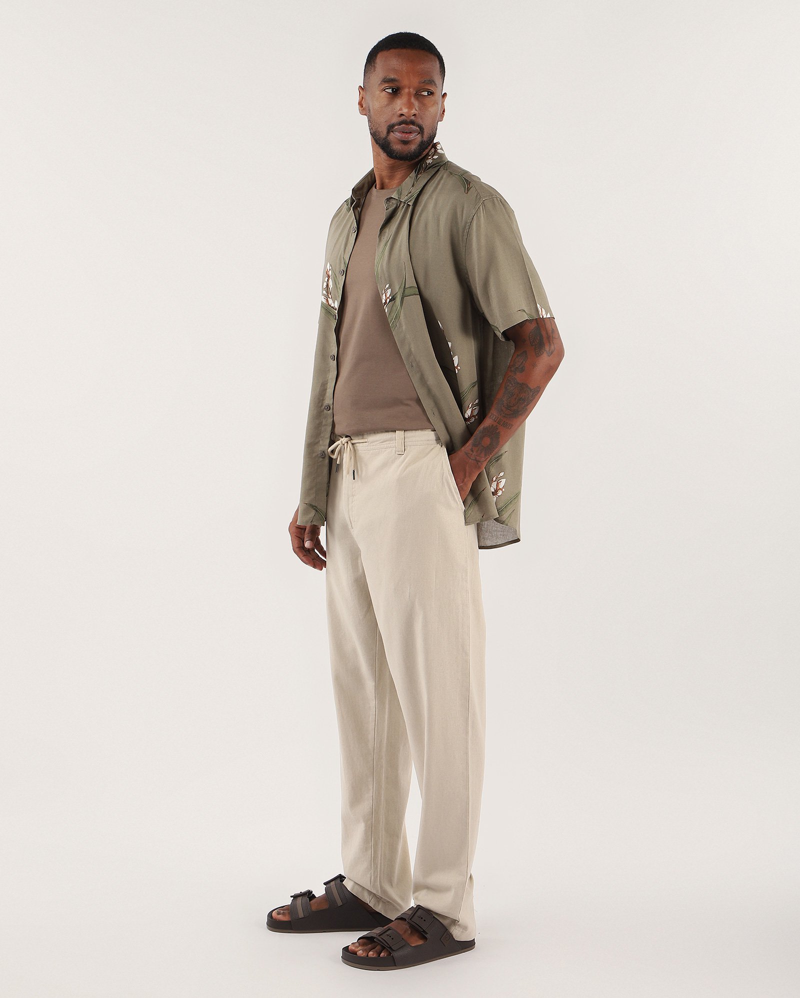 Calça masculina regular com cordão em viscolinho - Bege | Original by Riachuelo
