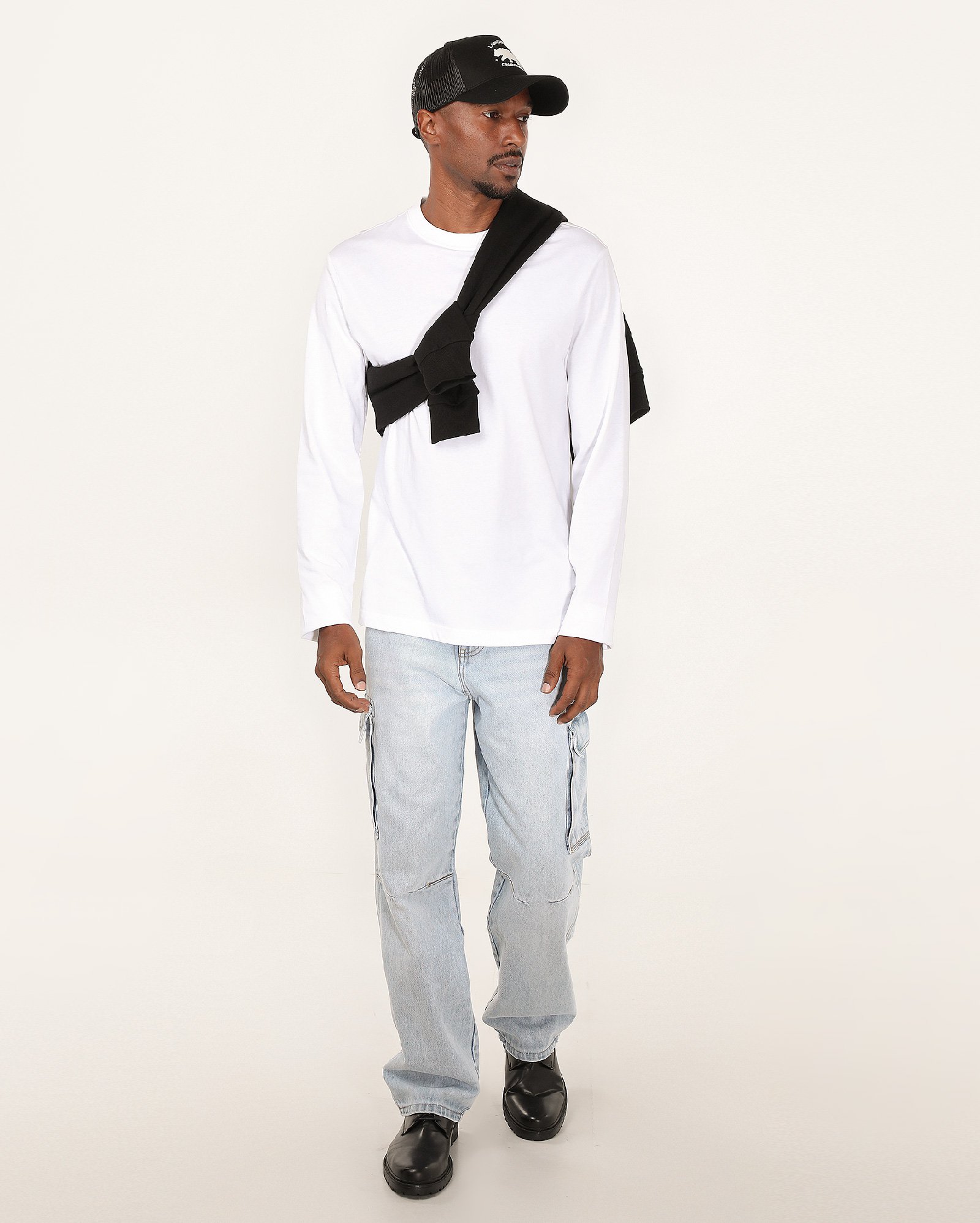 Calça jeans masculina baggy com bolsos cargo denim claro | Pool Jeans