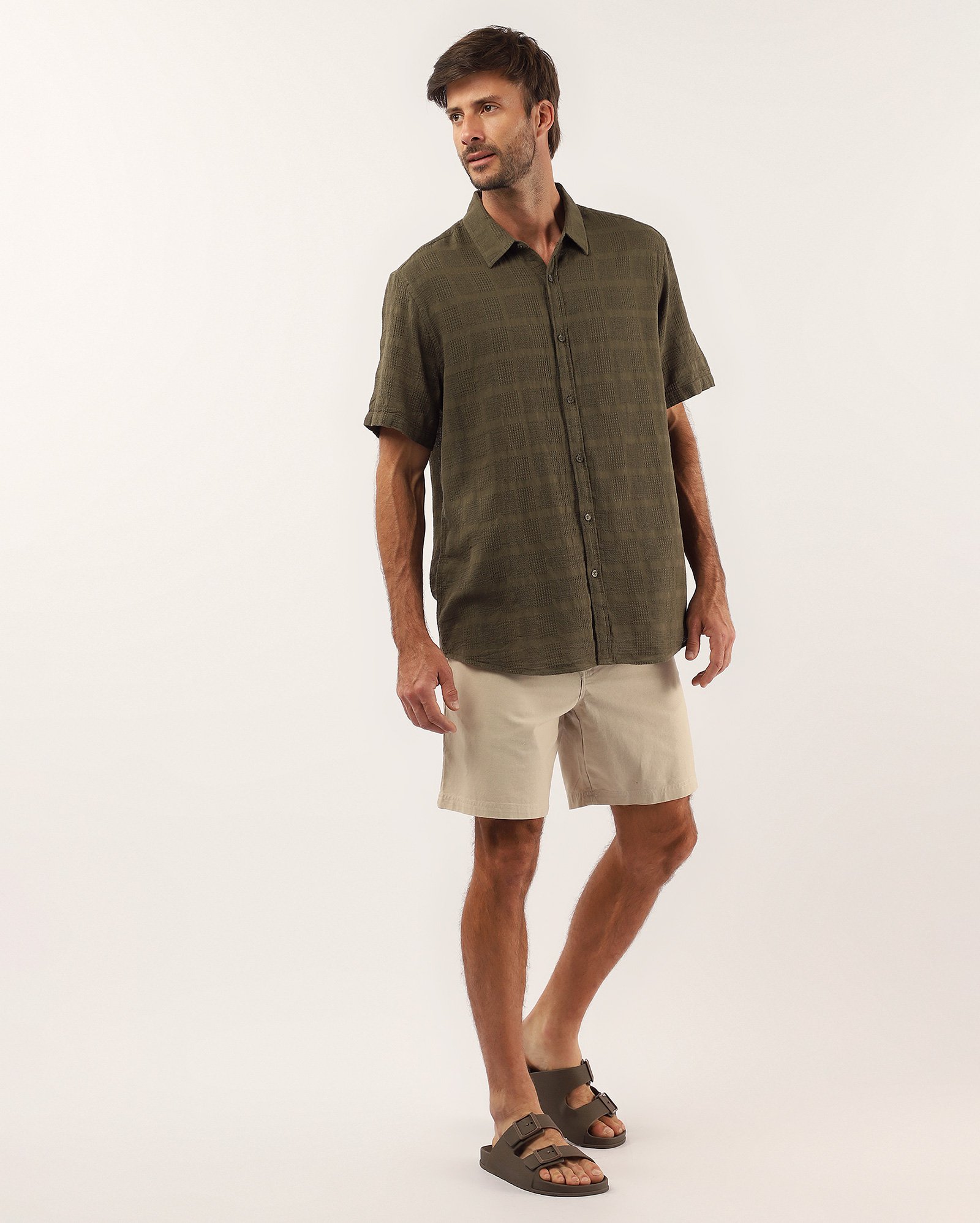 Camisa masculina regular com linho texturizada verde