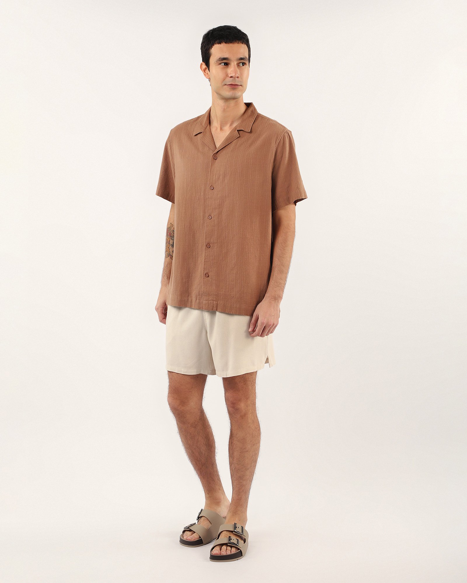 Camisa masculina bowling texturizada - marrom