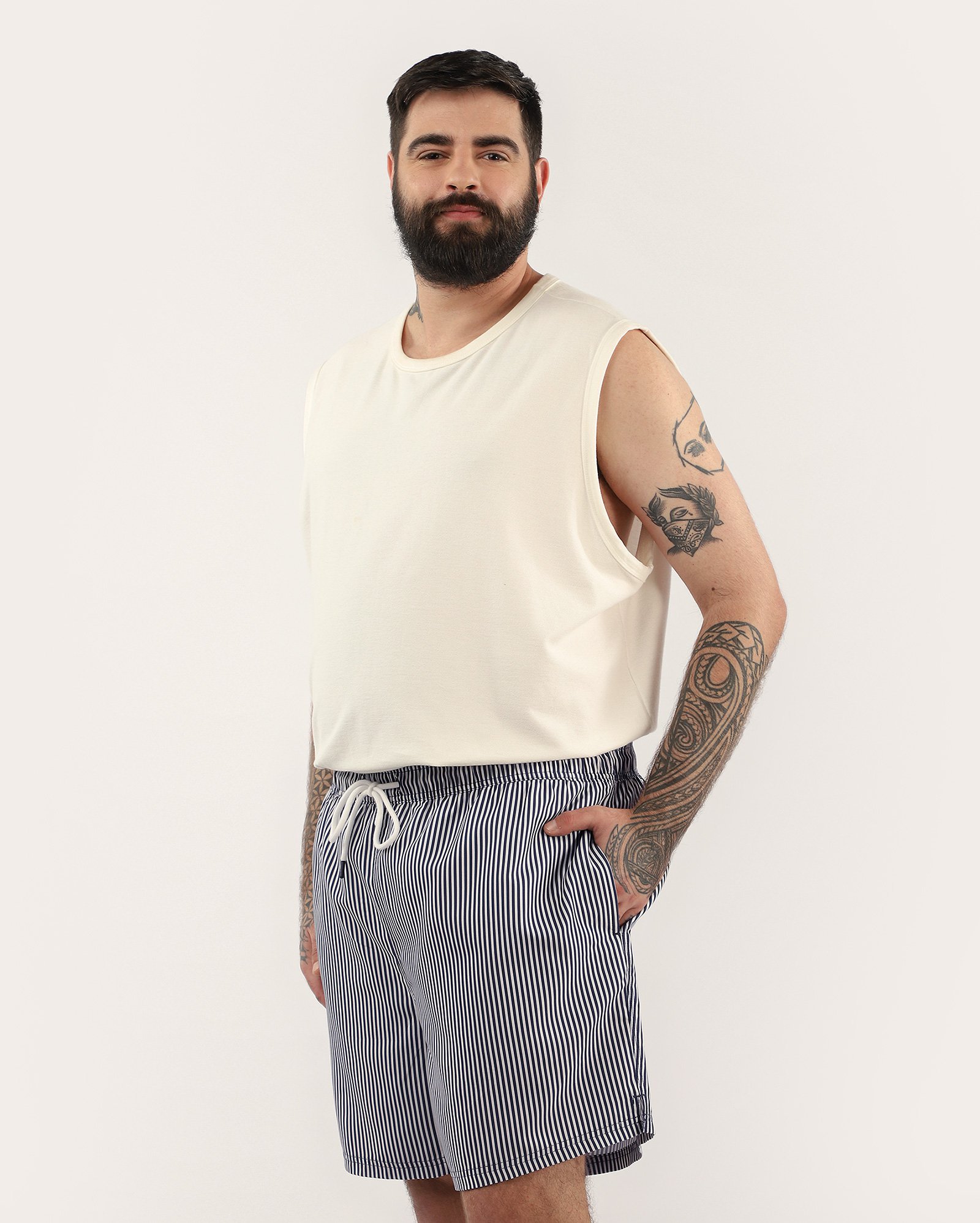 Bermuda plus size masculina reta listrada com elástico - azul