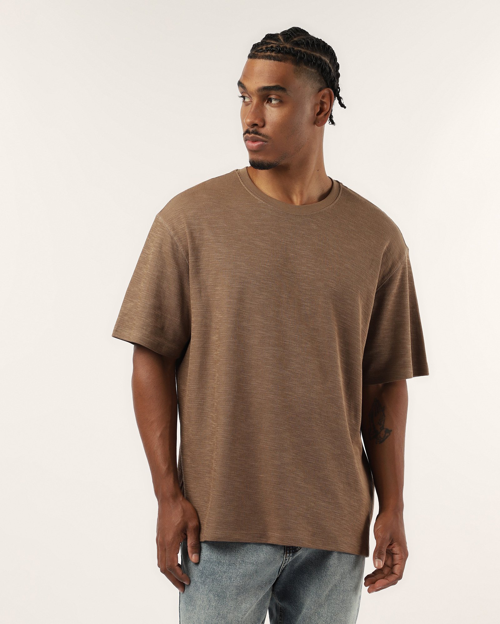 Camiseta masculina relaxed texturizada - Marrom Claro Mescla