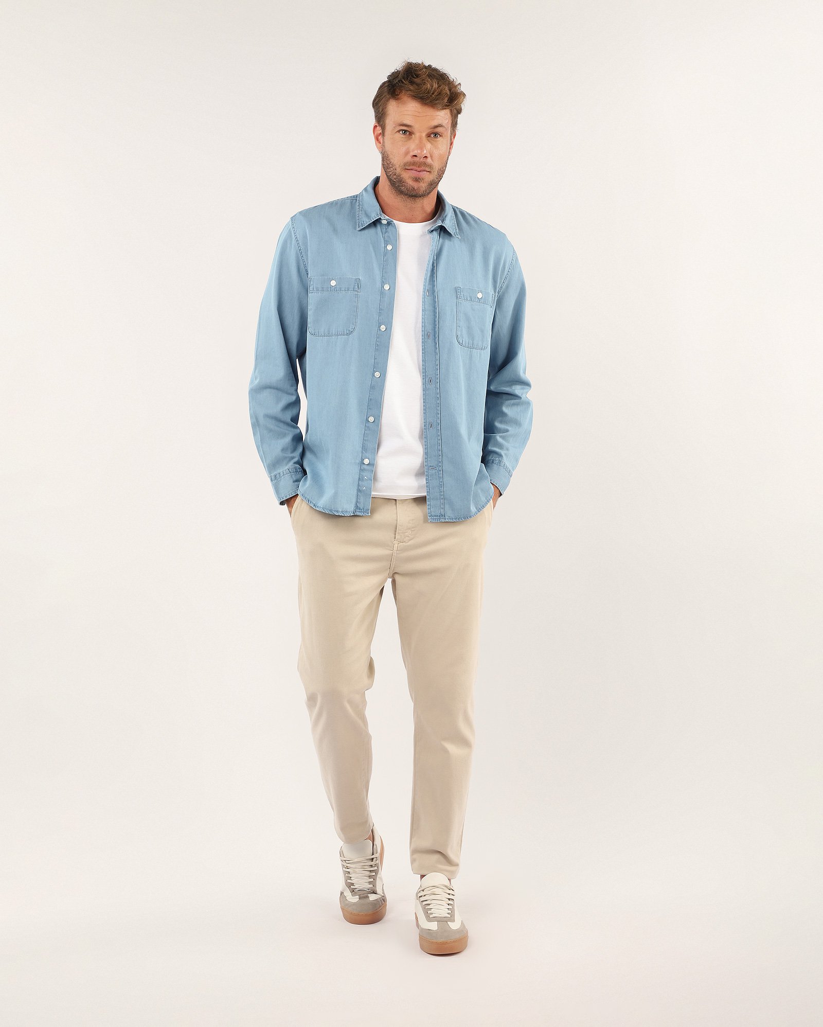 Camisa jeans masculina com bolsos - denim claro | Pool Jeans