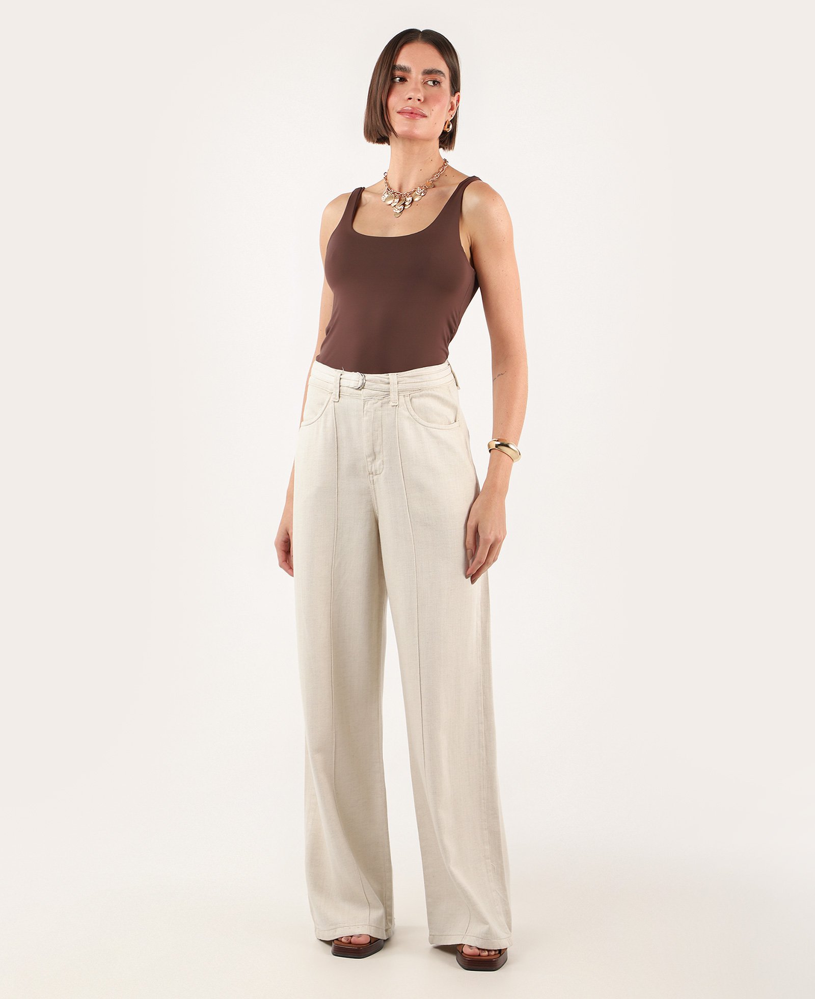 Calça feminina wide leg em viscolinho cintura alta com cinto bege | Pool Jeans