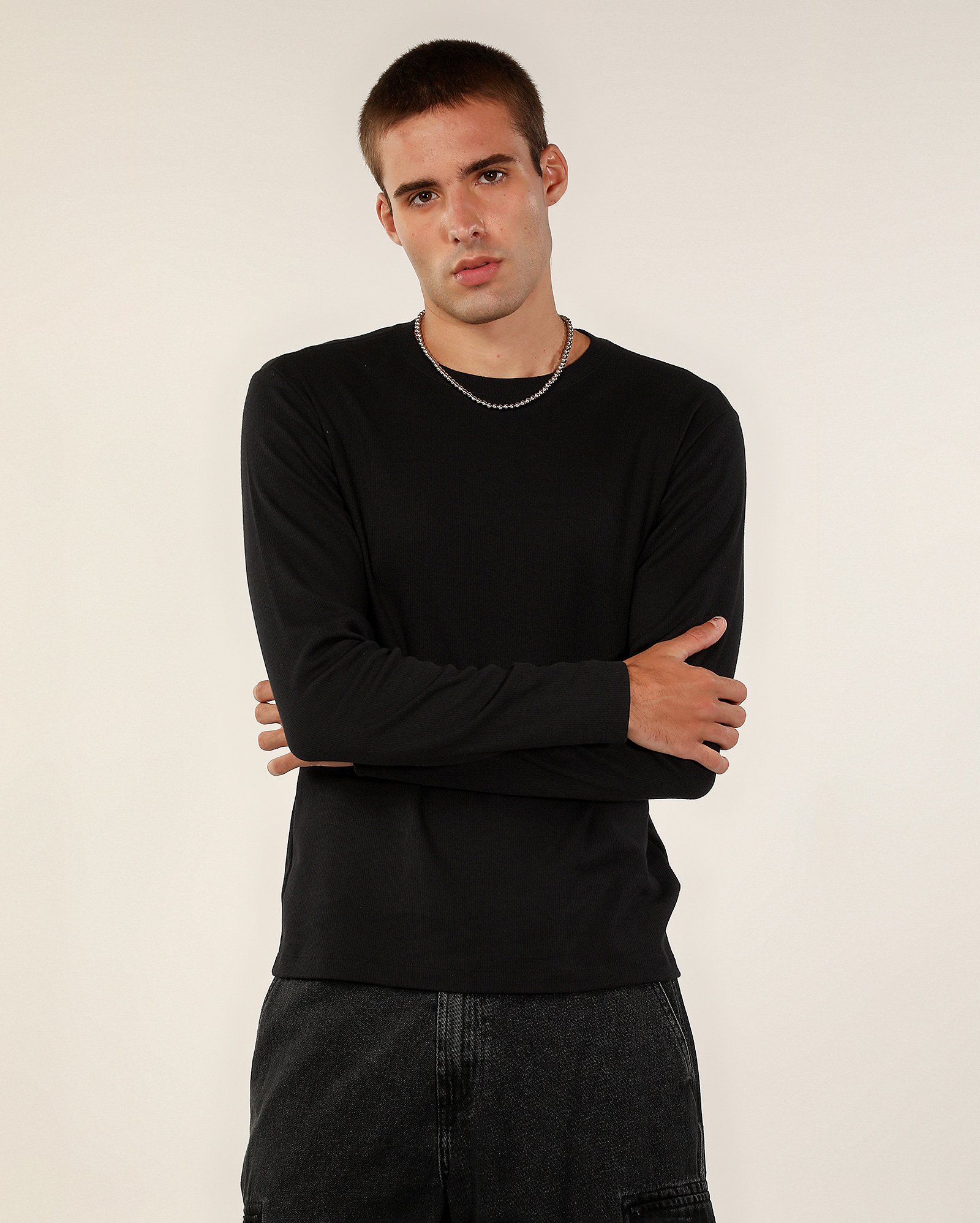 Camiseta masculina slim gola careca preta | Pool