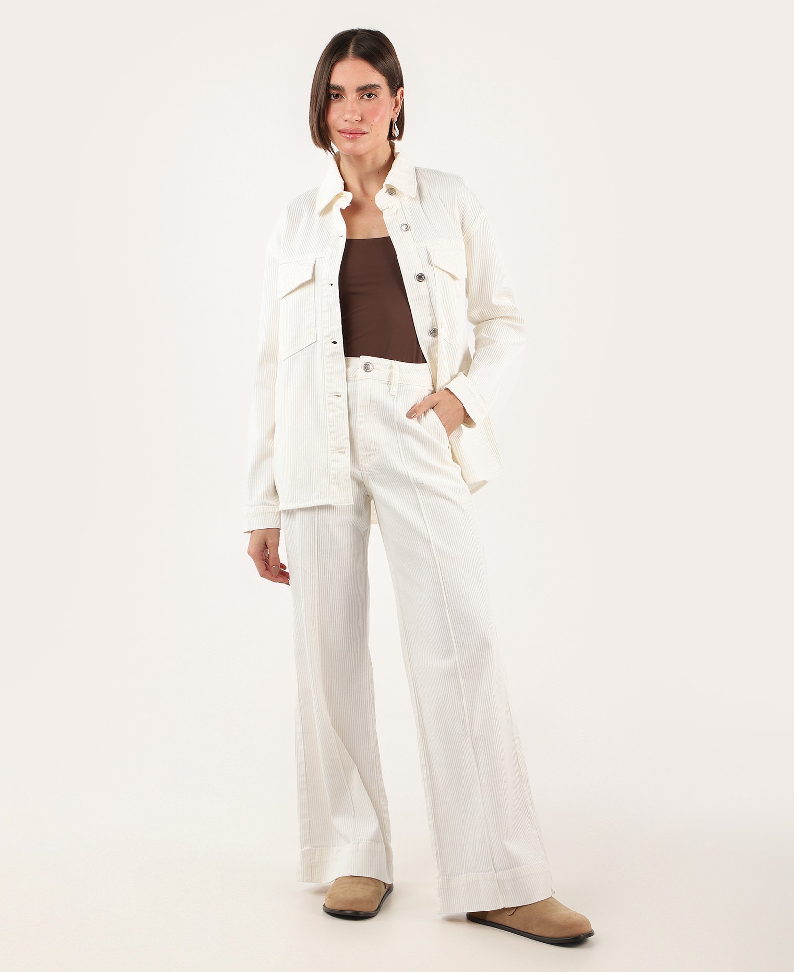 Calça sarja feminina wide leg canelada cintura alta off-white | Pool Jeans