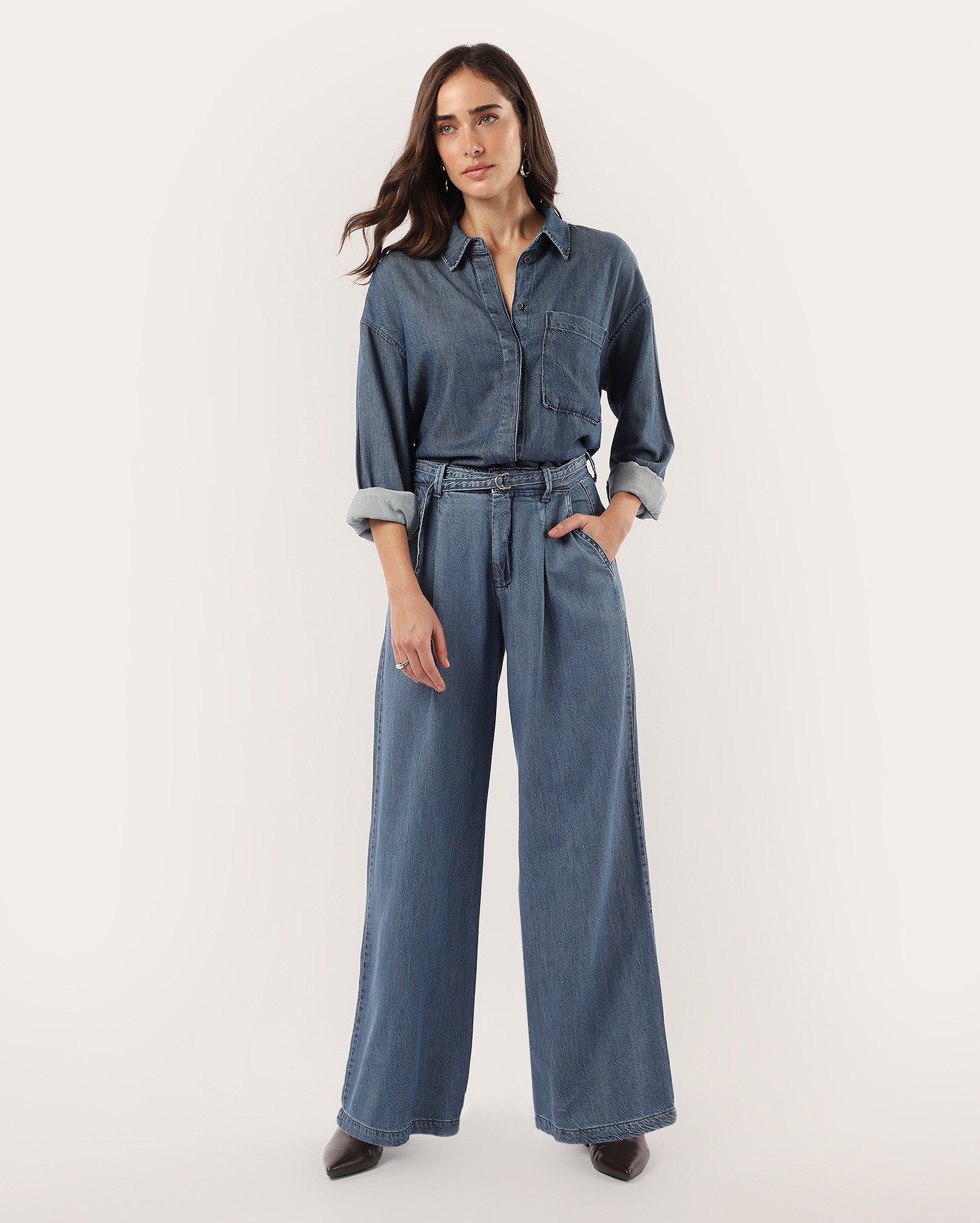 Calça jeans wide leg cintura alta com cinto denim médio | Pool Jeans