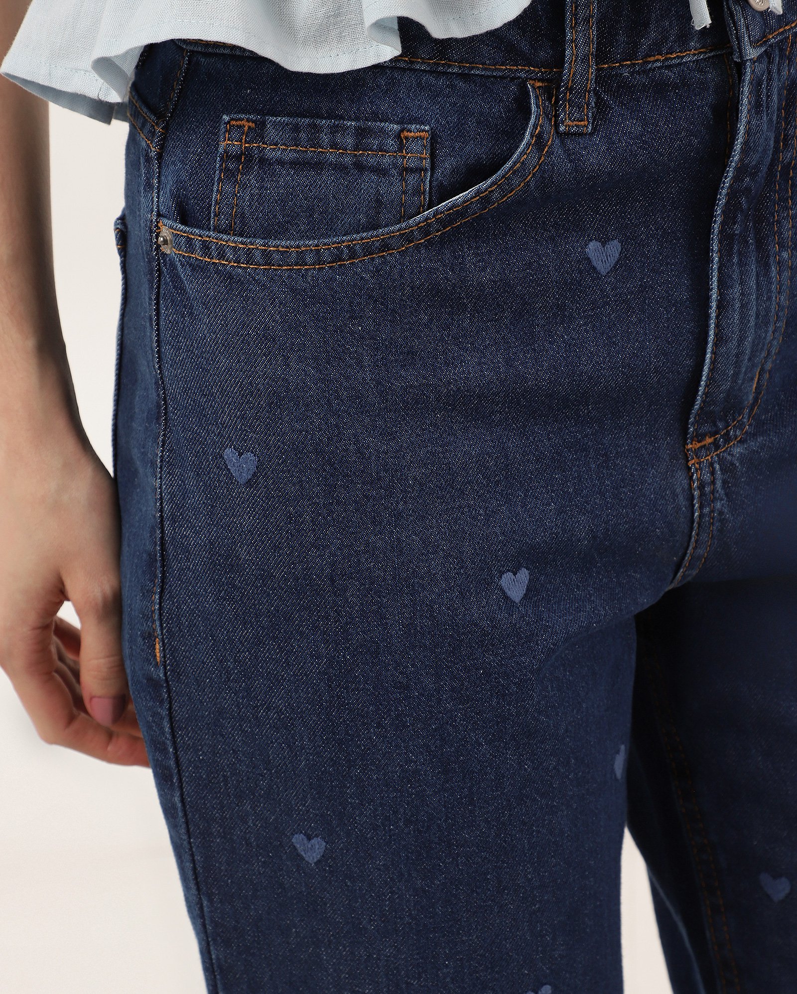 Calça jeans feminina mom cintura alta corações - Jeans Escuro | Pool Jeans