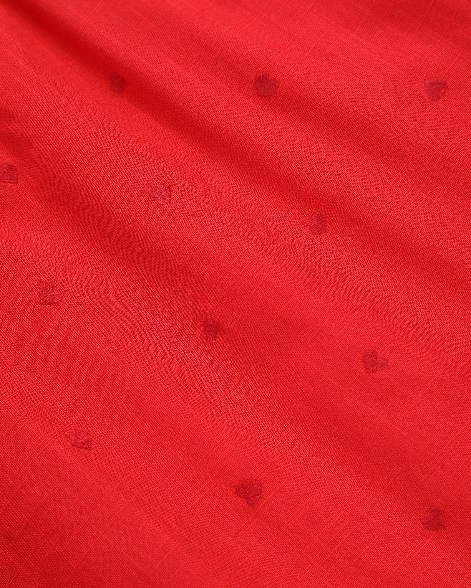 Vestido juvenil curto evasê bordado corações vermelho