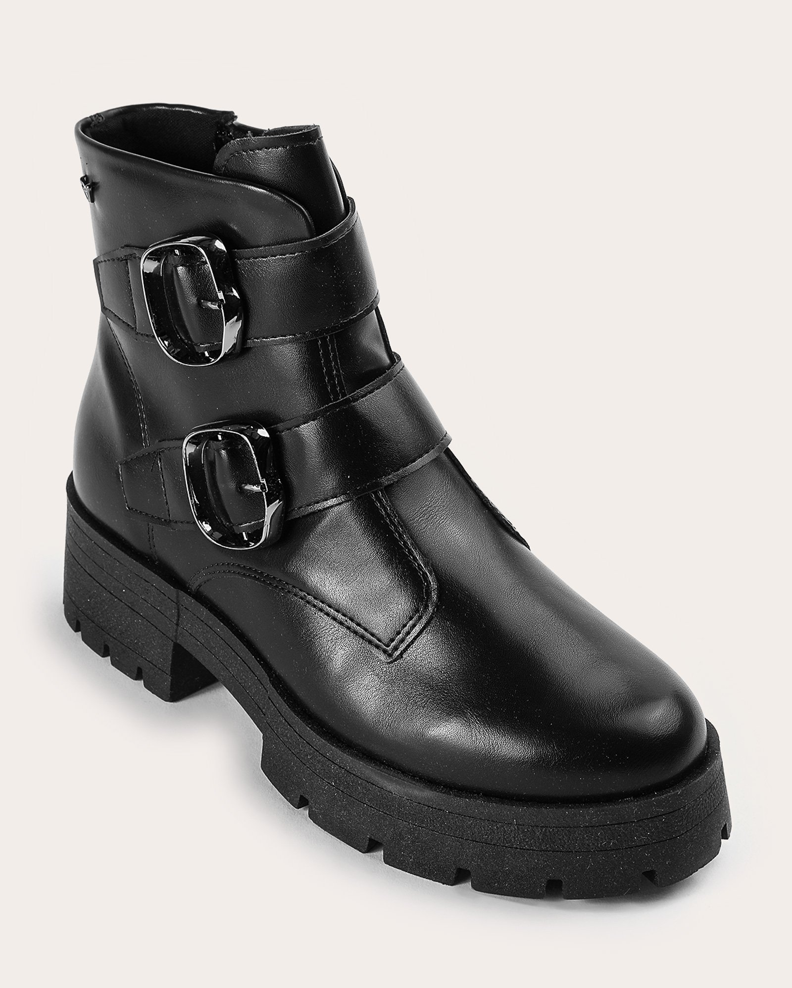 Coturno feminino salto baixo tratorado com fivela preto | Mississipi