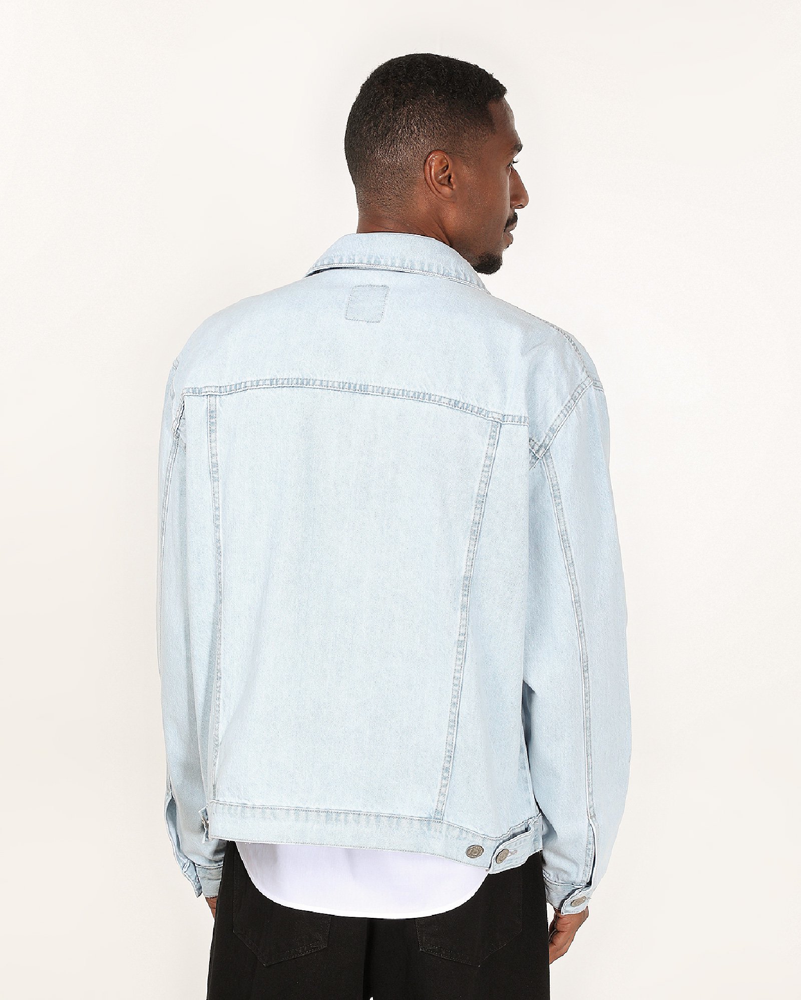 Jaqueta jeans masculina trucker clássica denim claro | Pool Jeans