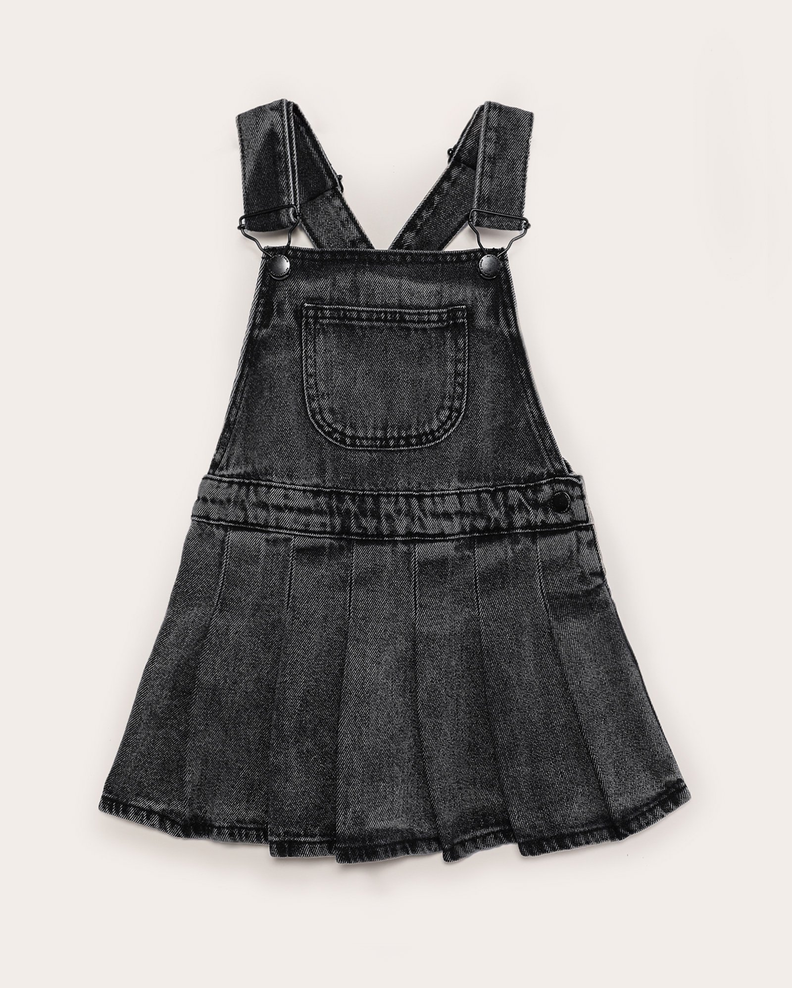 Salopete black jeans infantil estonada com pregas 4-10A | Pool Kids