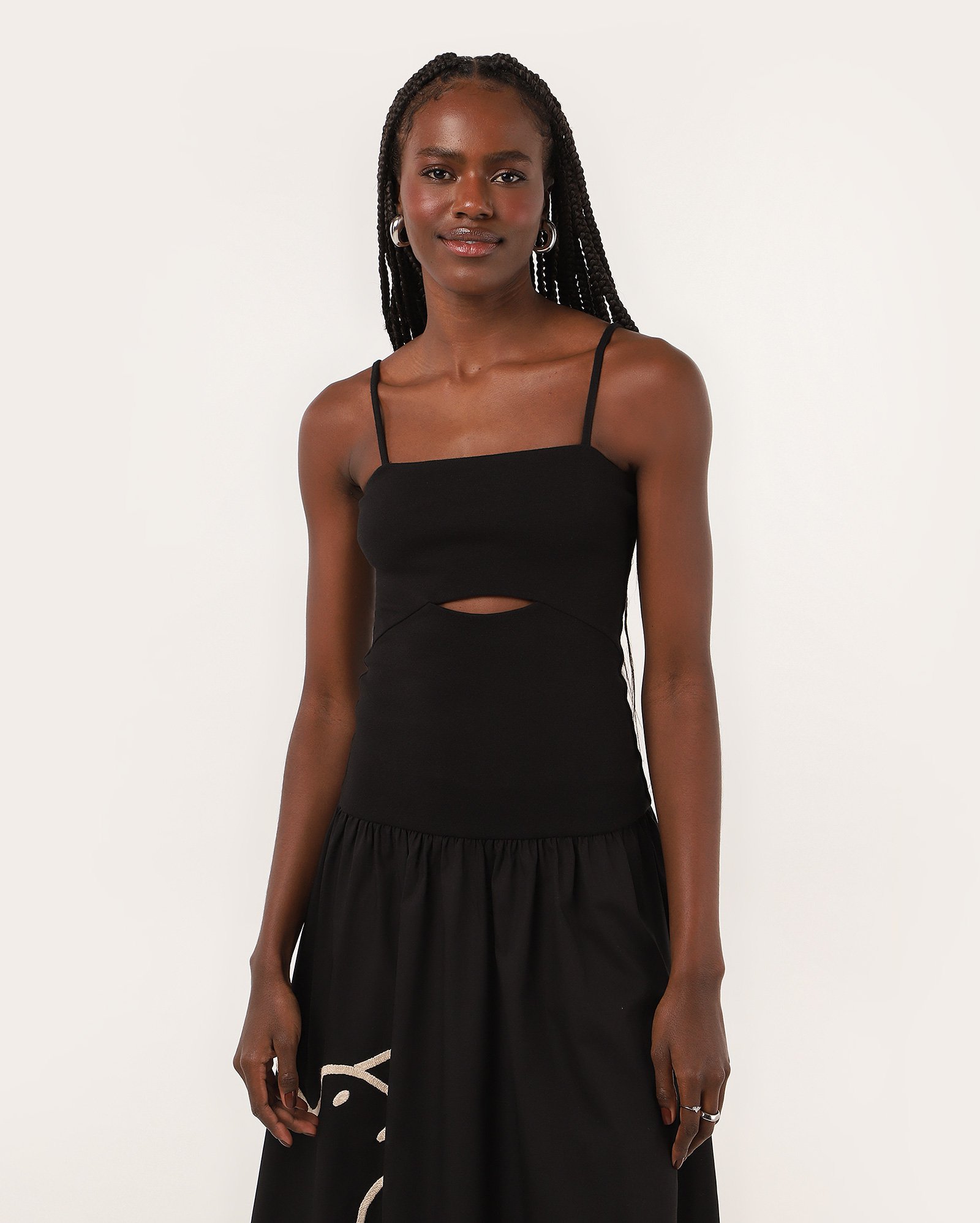 Vestido midi evasê cintura baixa pássaro preto | Ceramiquinho + Riachuelo — foto 3