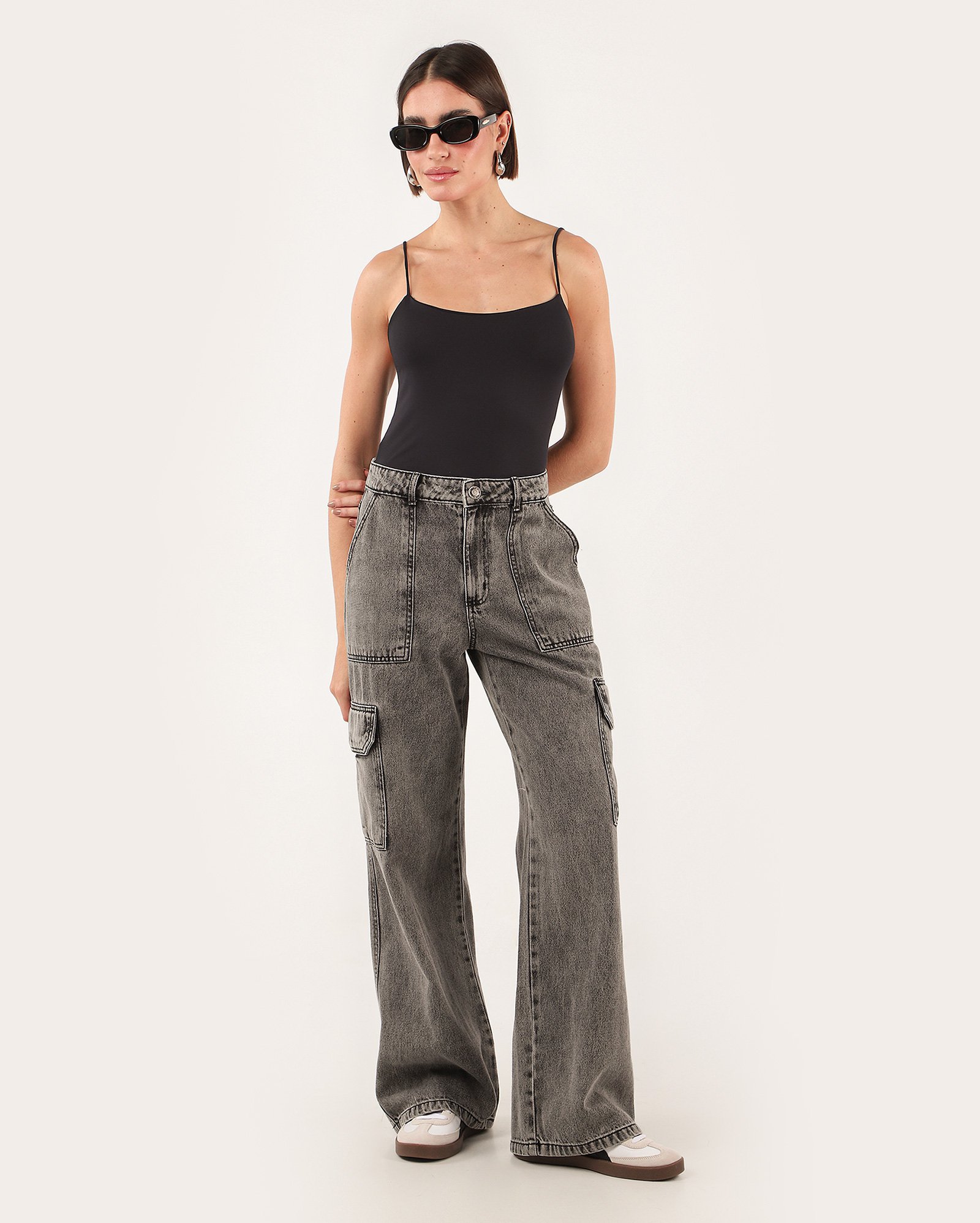 Calça jeans feminina wide leg cintura alta com bolso cargo | Pool Jeans