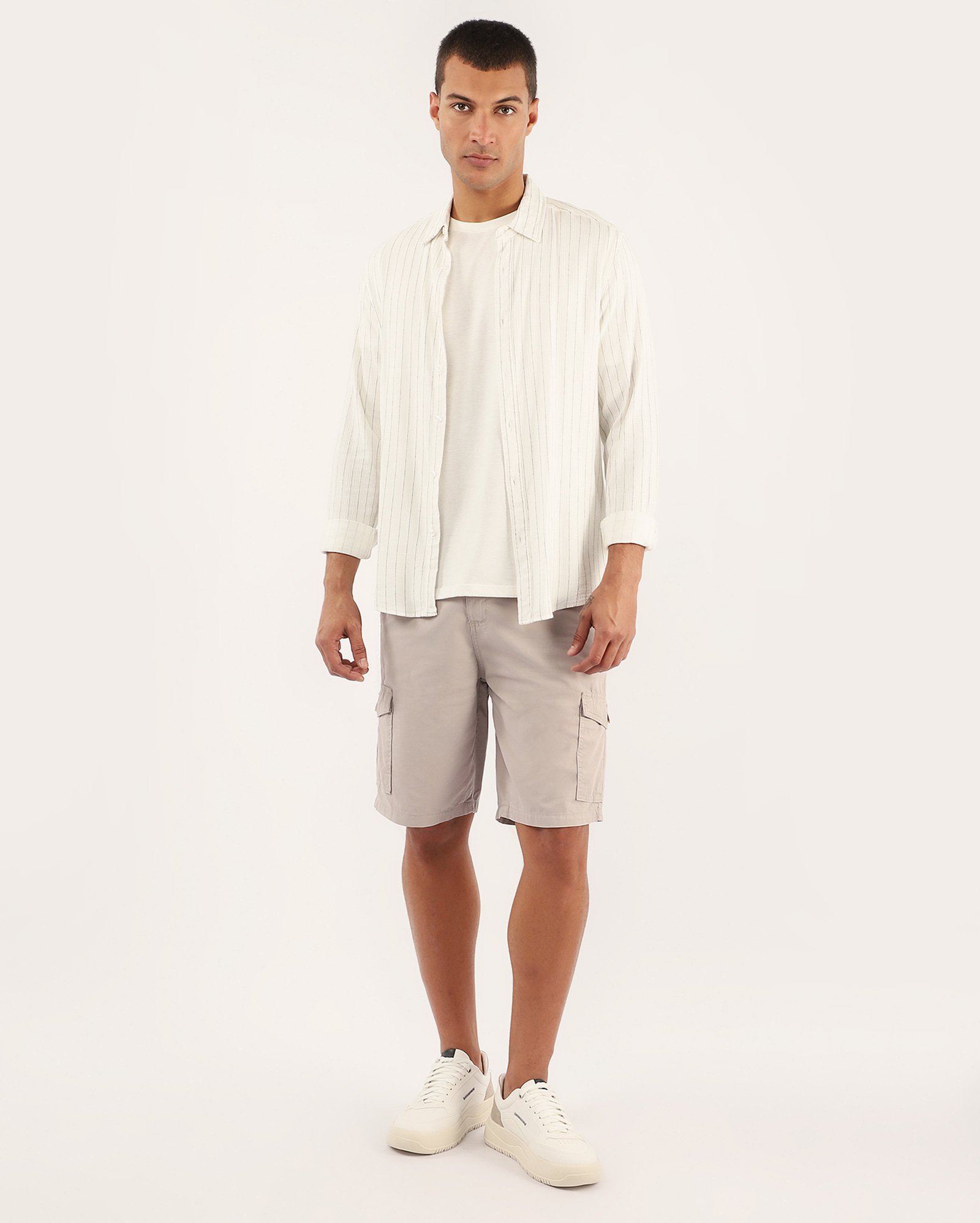 Bermuda sarja masculina reta cargo bege | Pool Jeans