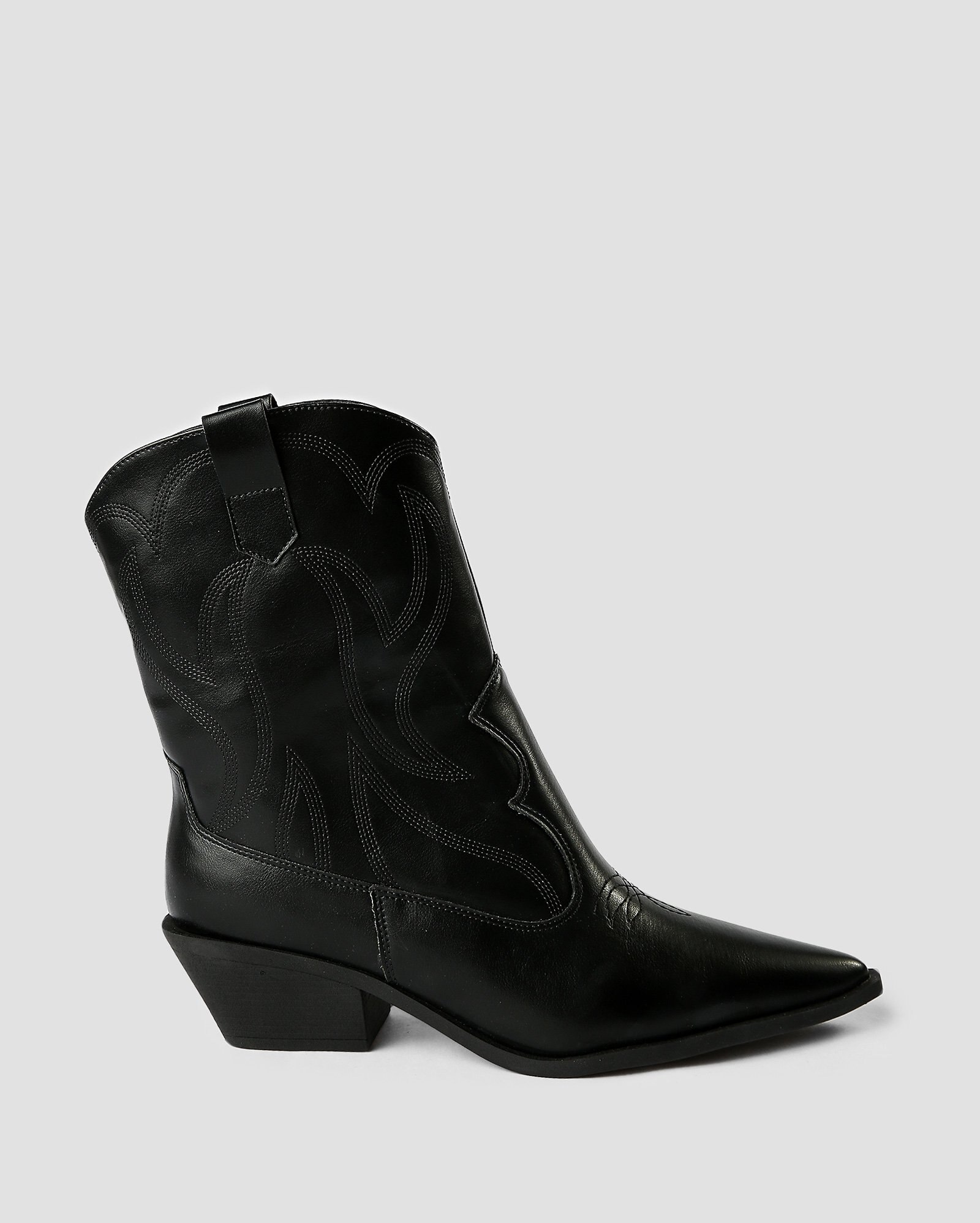 Bota feminina western cano médio bordada preta | Riachuelo