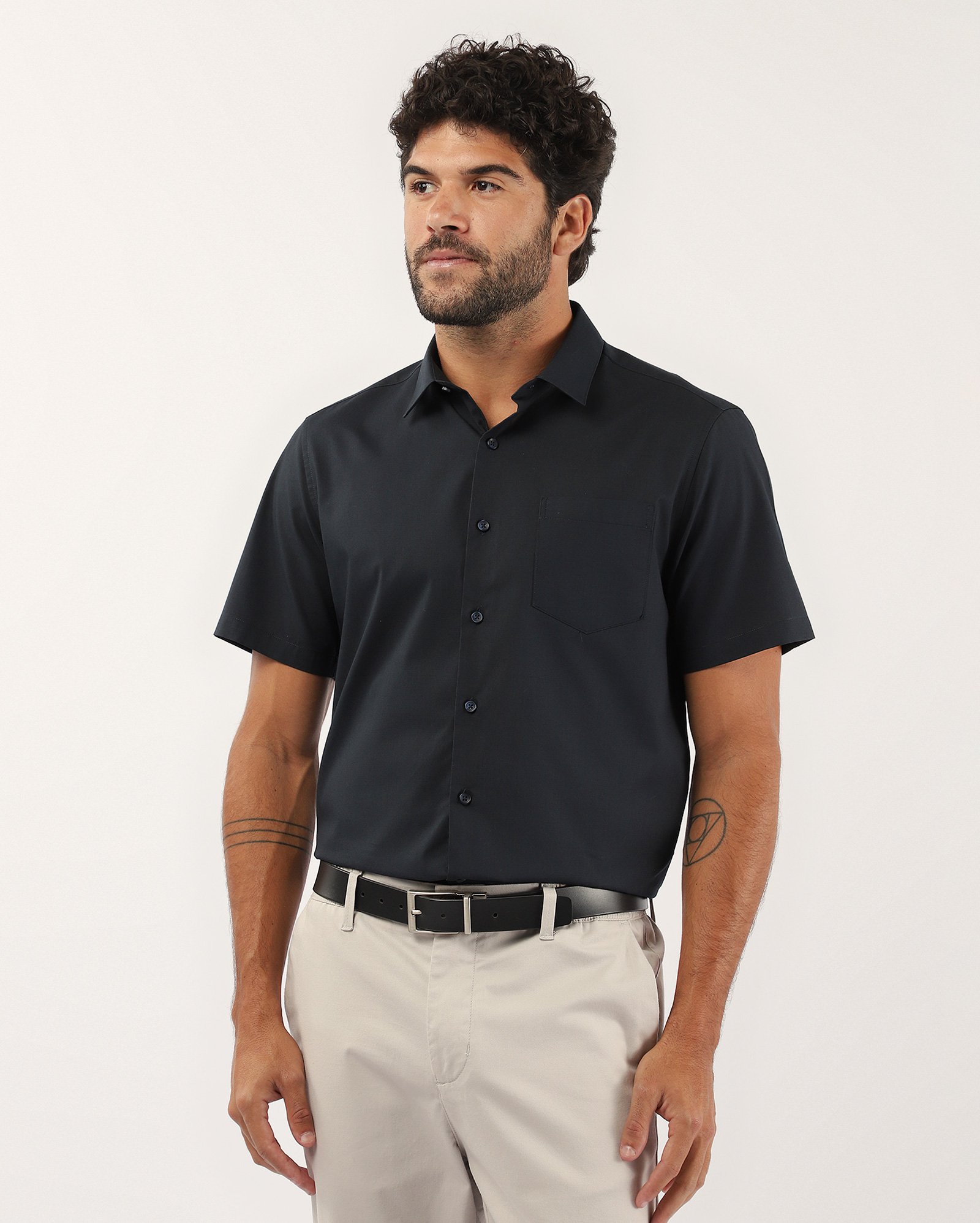 Camisa masculina regular com bolso azul