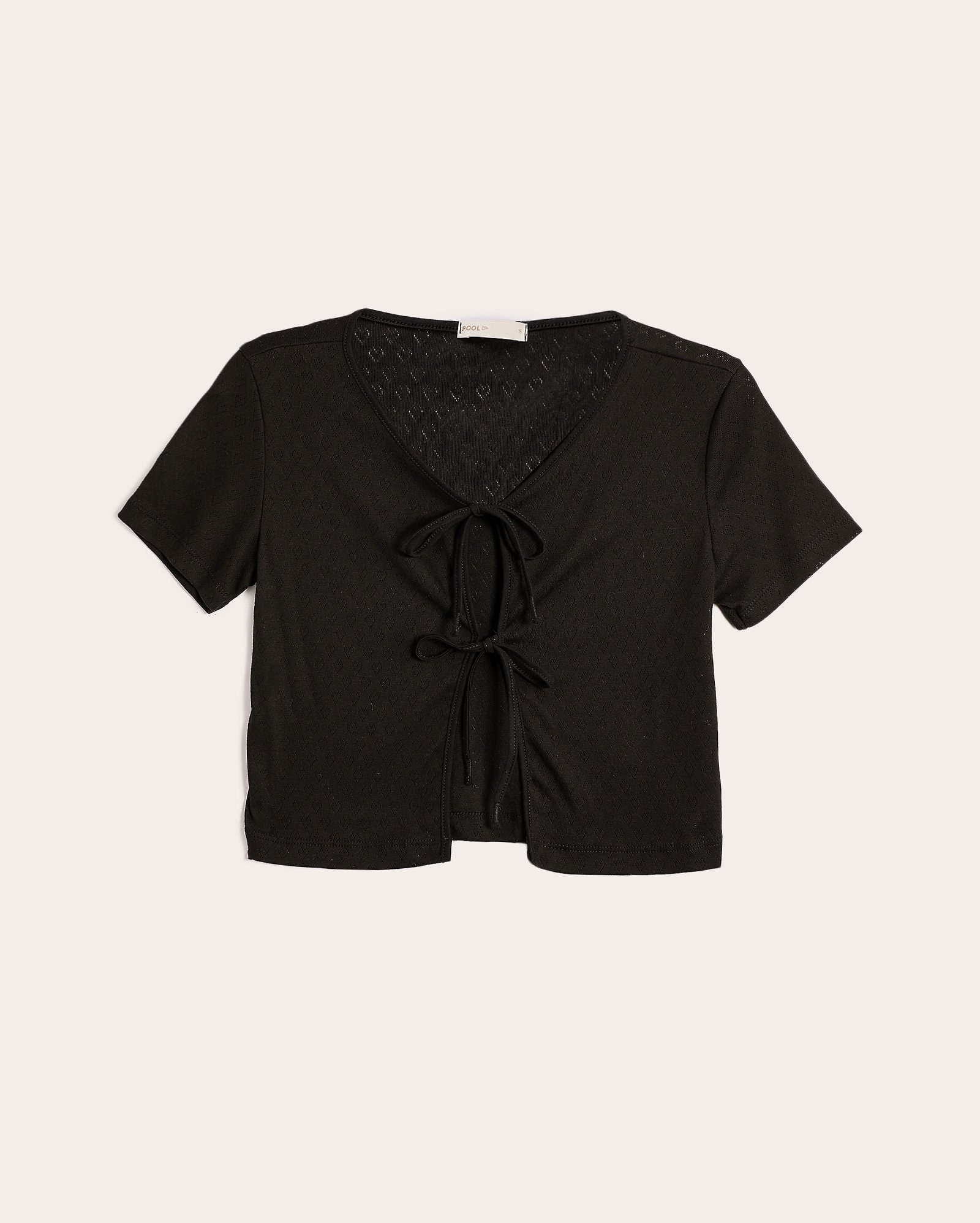 Blusa cropped juvenil com laço padronagem coração preta | Pool