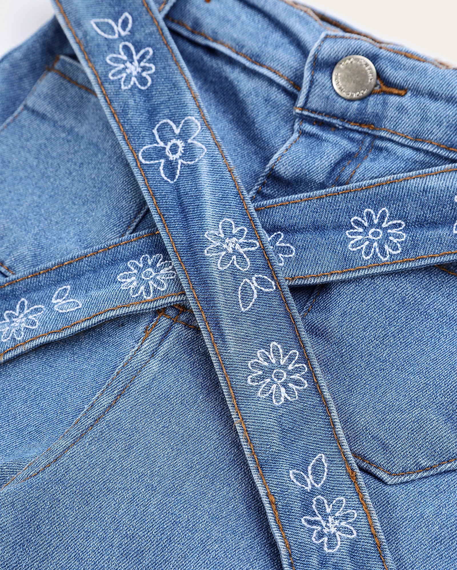 Calça jeans infantil wide leg faixa com bordado 4-10A denim médio | Pool Kids