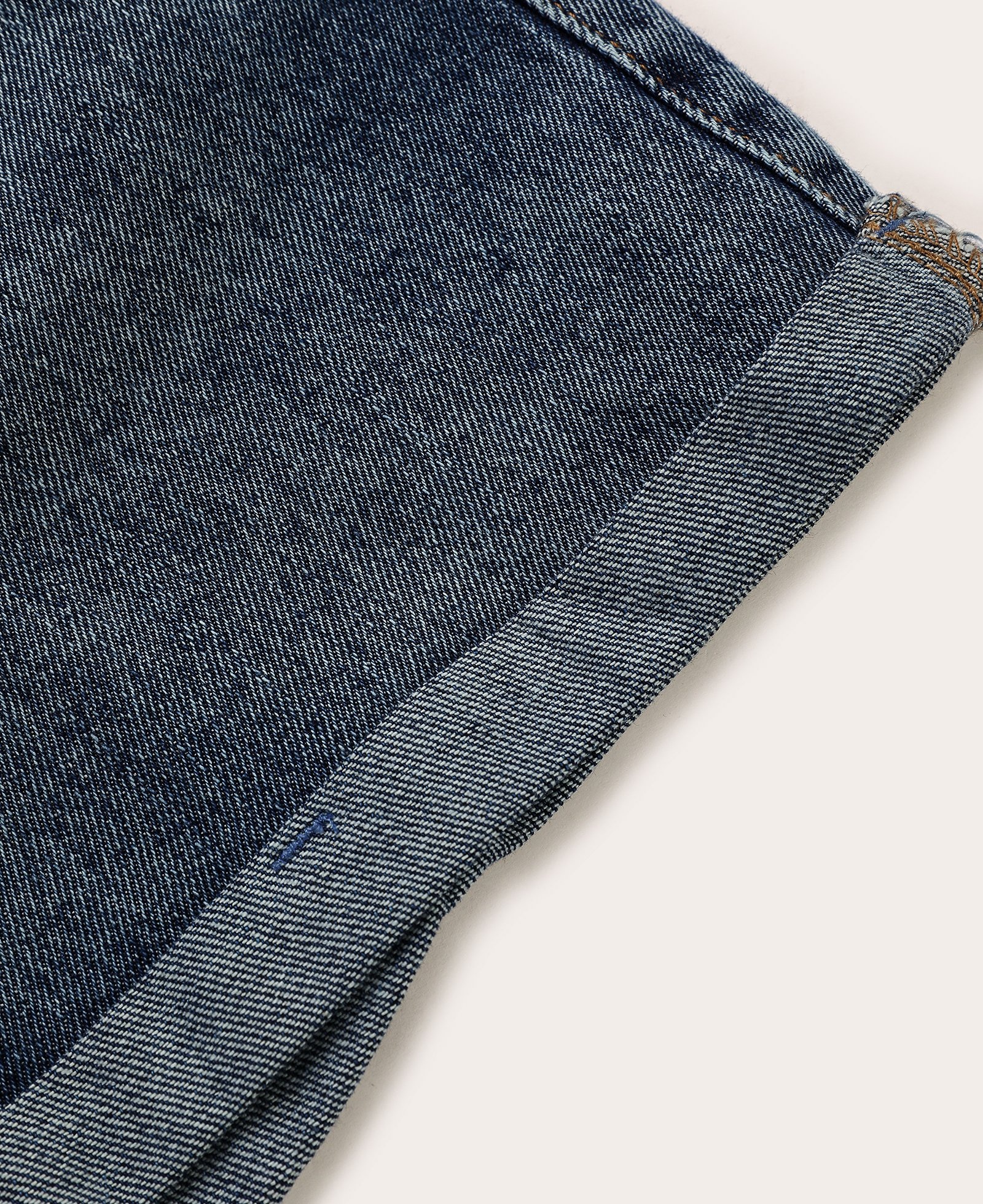 Short jeans juvenil mom barra dobrada estonado denim escuro | Pool