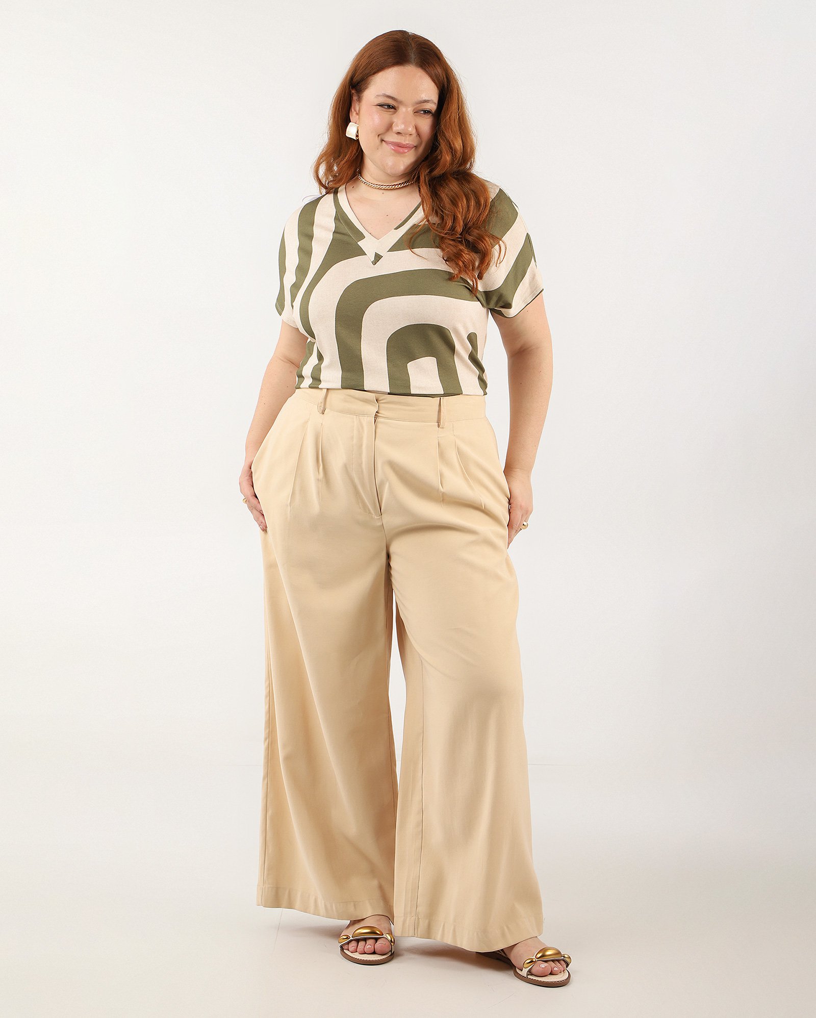 Blusa plus size feminina ampla abstrata bege | AK Plus by Riachuelo