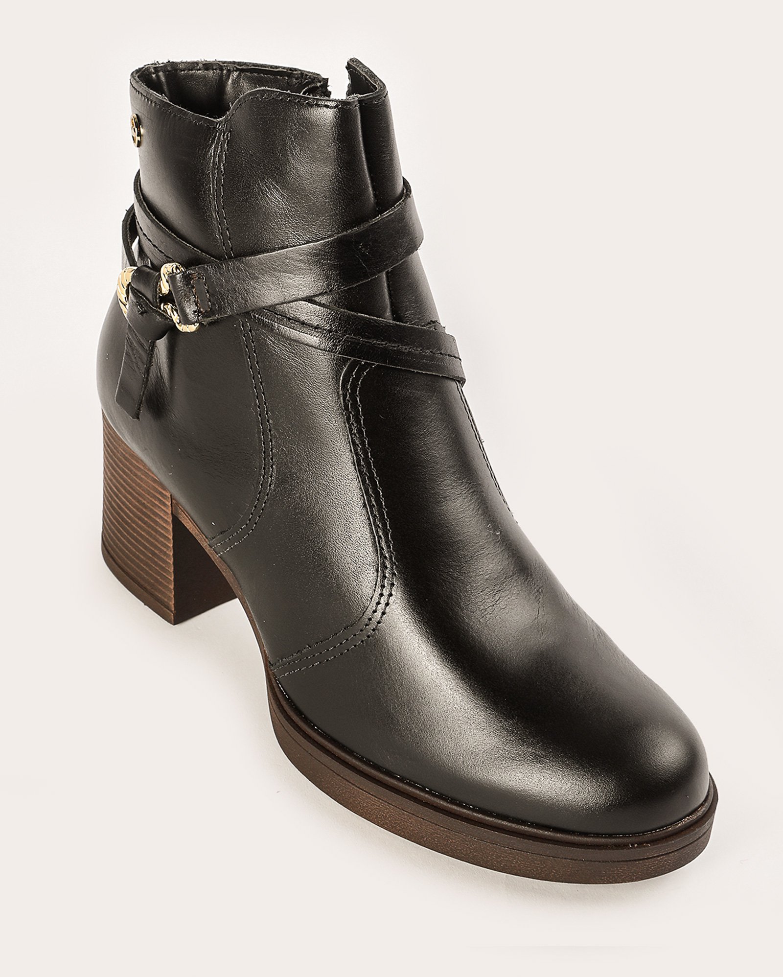 Bota feminina ankle boot cano curto com tiras e fivela metálica - Preto | Dakota
