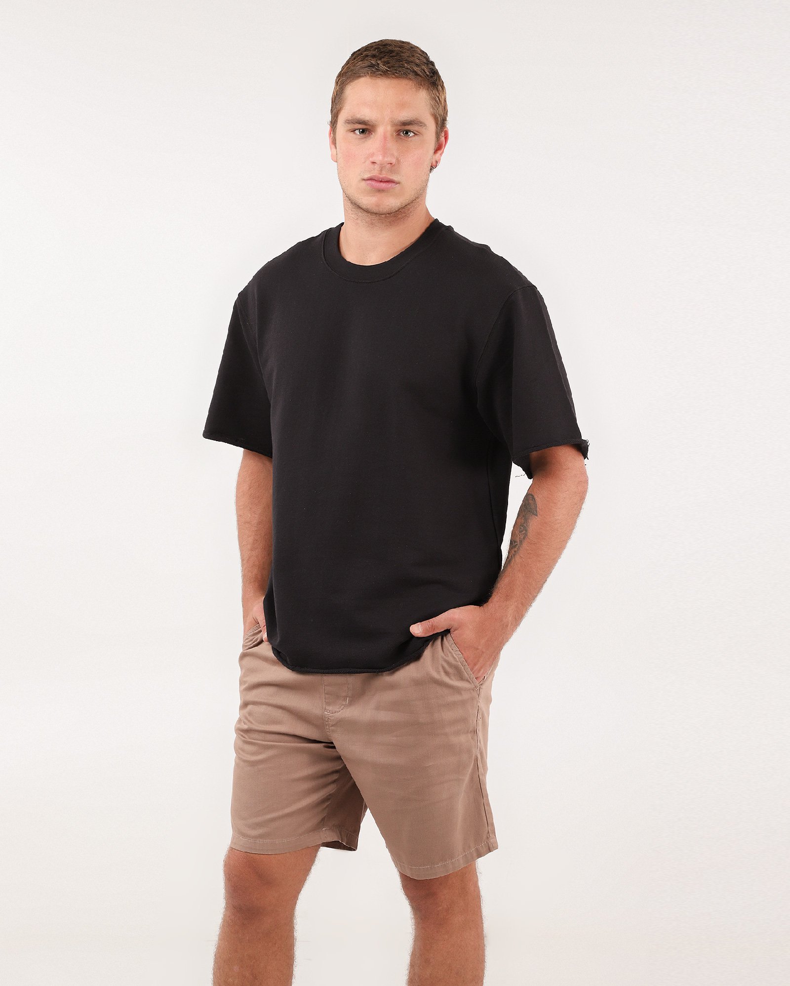 Bermuda sarja masculina cós elástico e cordão lisa - Bege Escuro | Pool Jeans