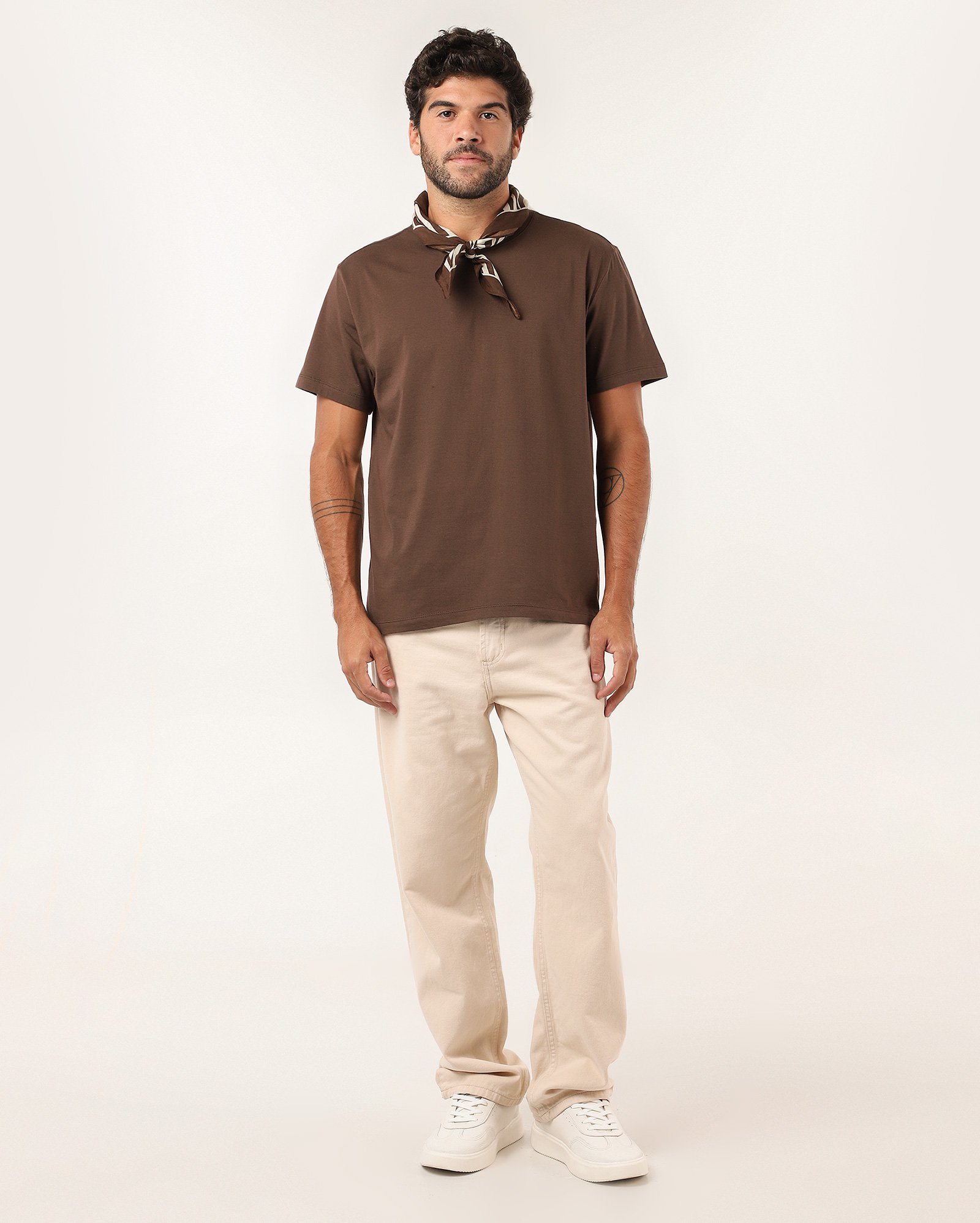 Camiseta masculina Essencial Regular marrom