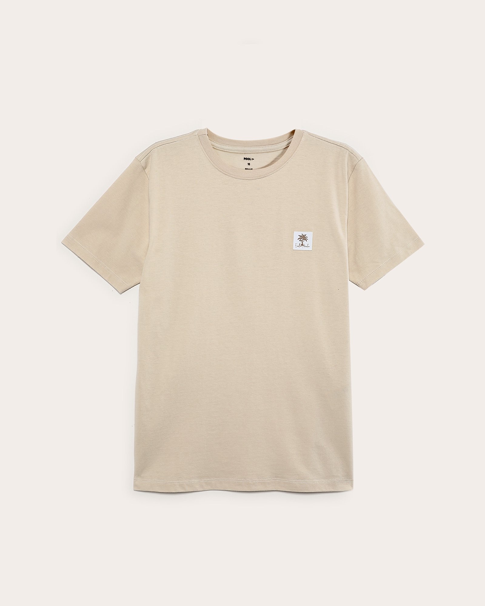 Camiseta juvenil regular com tag coqueiro bege | Pool