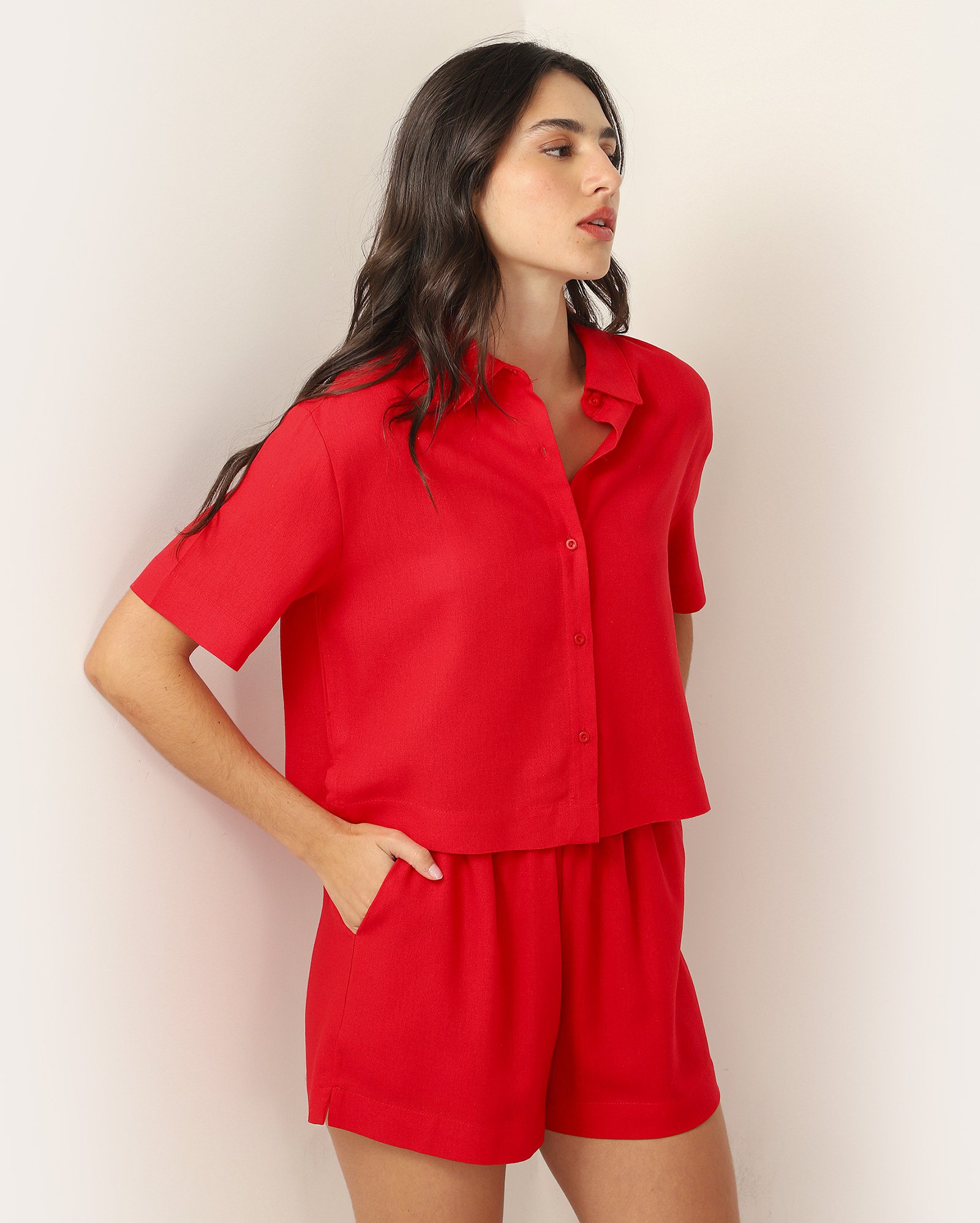 Short feminino em viscolinho cós com elástico vermelho