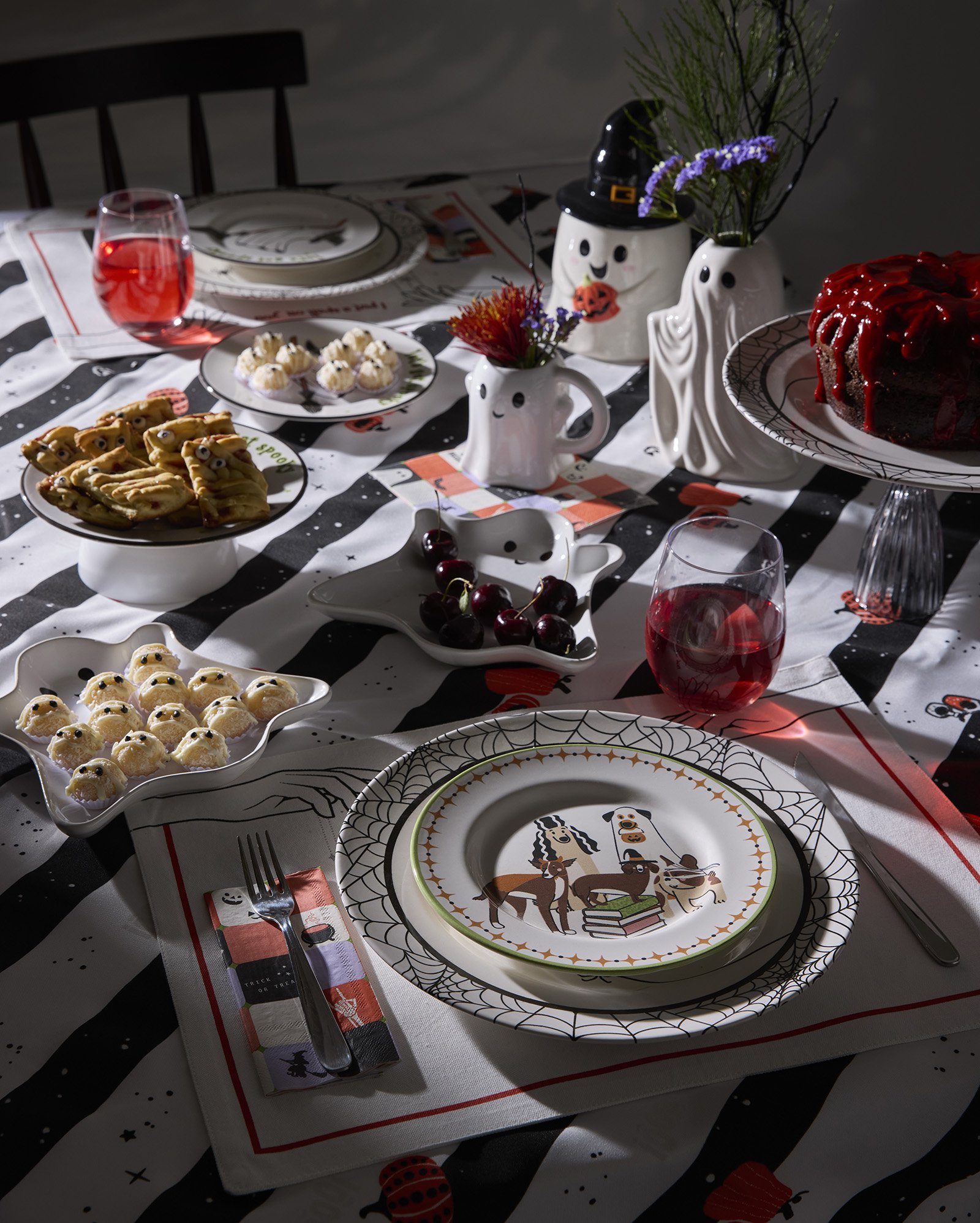 Toalha de mesa Halloween brilha no escuro 140x140cm multicor | Casa Riachuelo