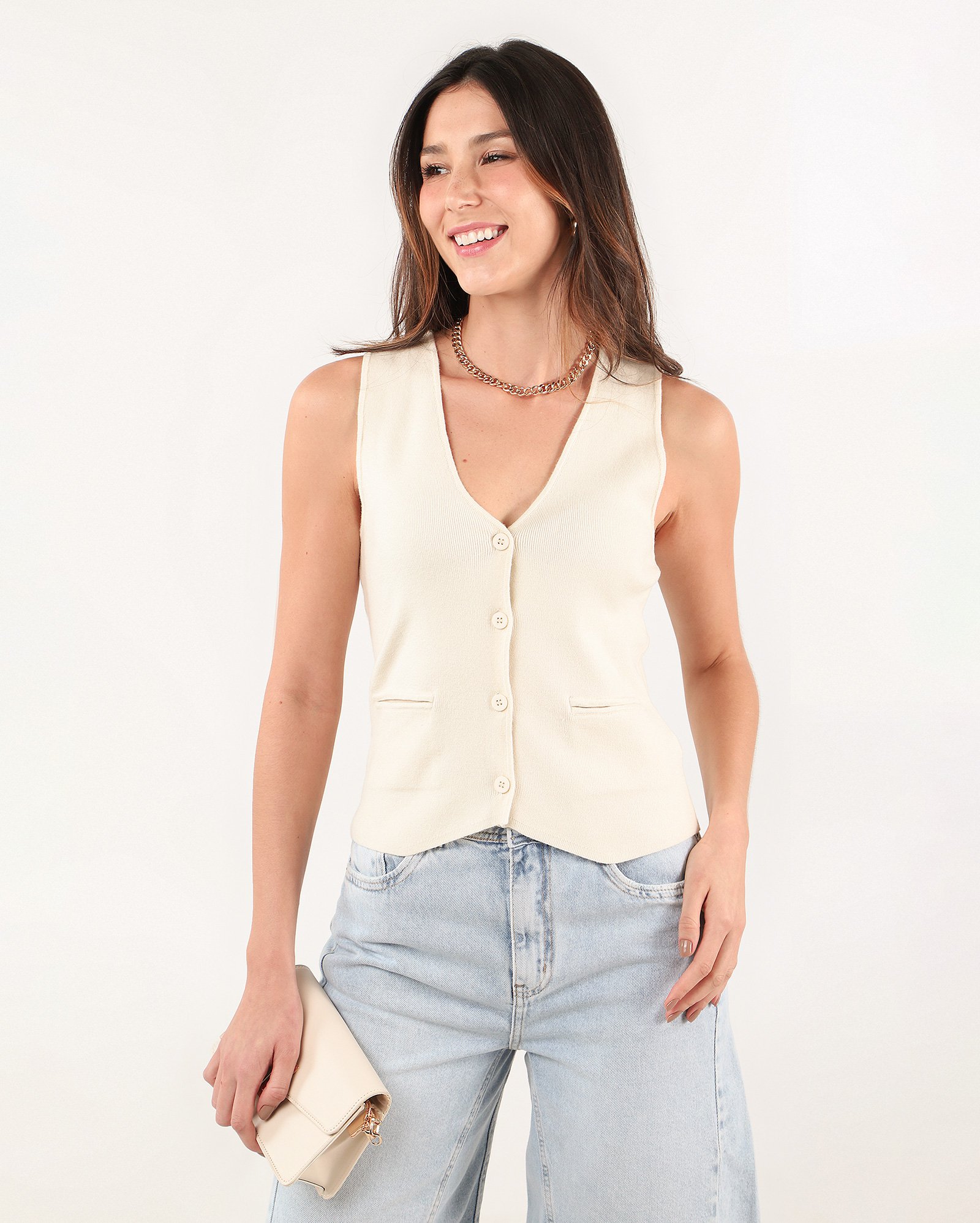 Colete feminino em tricot com abotoamento bege