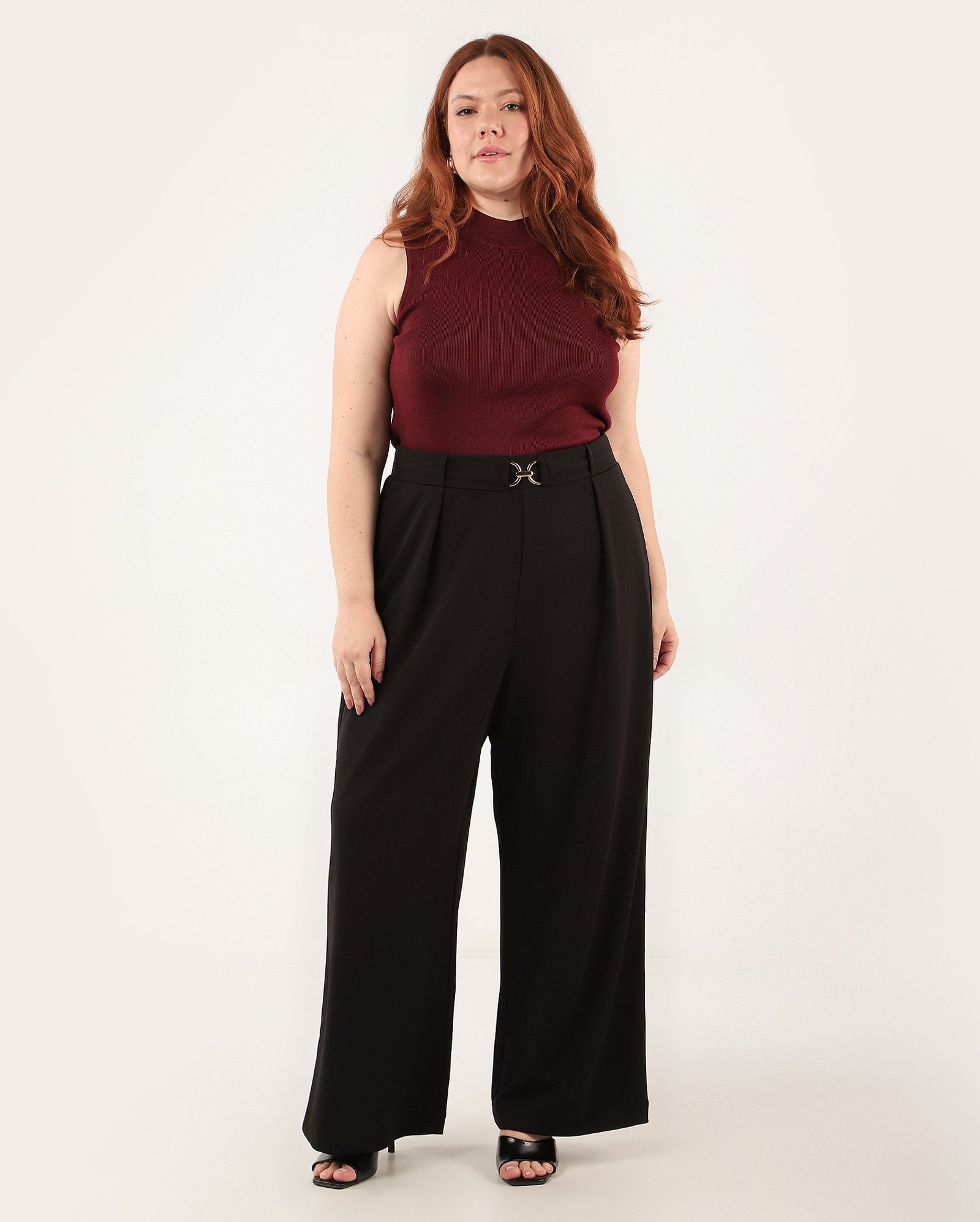 Calça plus size feminina alfaiatada preta | AK Plus by Riachuelo