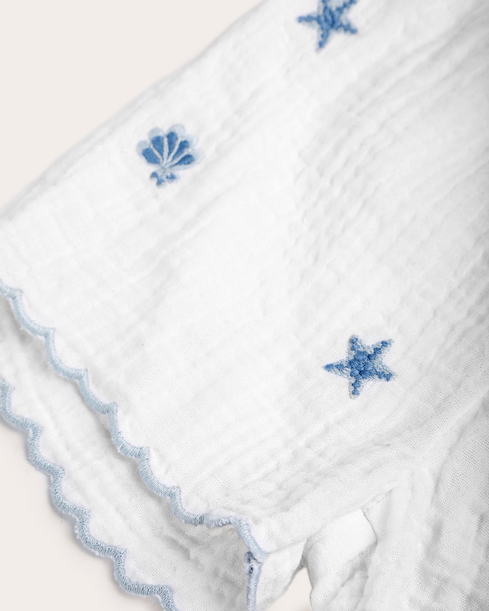 Short bebê texturizado estrela e concha branco | Baby Way