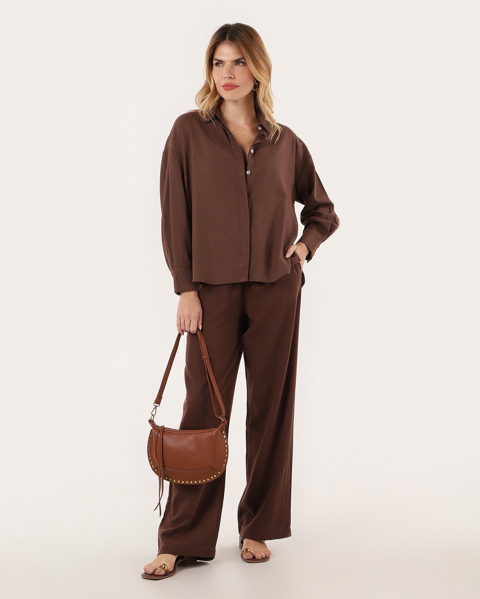 Camisa feminina alongada em viscolinho com botões - Marrom | AK by Riachuelo